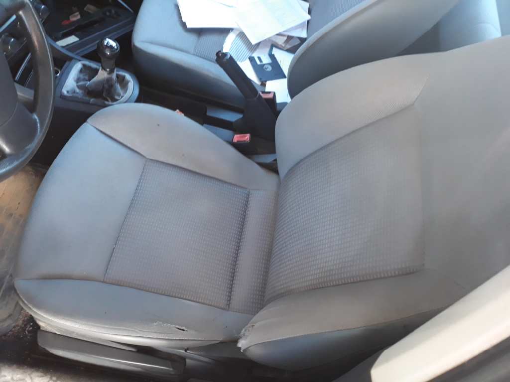 SEAT Ibiza 3 generation (2002-2008) Priekinių dešinių durų stiklo pakelėjo varikliukas 6Q2959801A 24883952