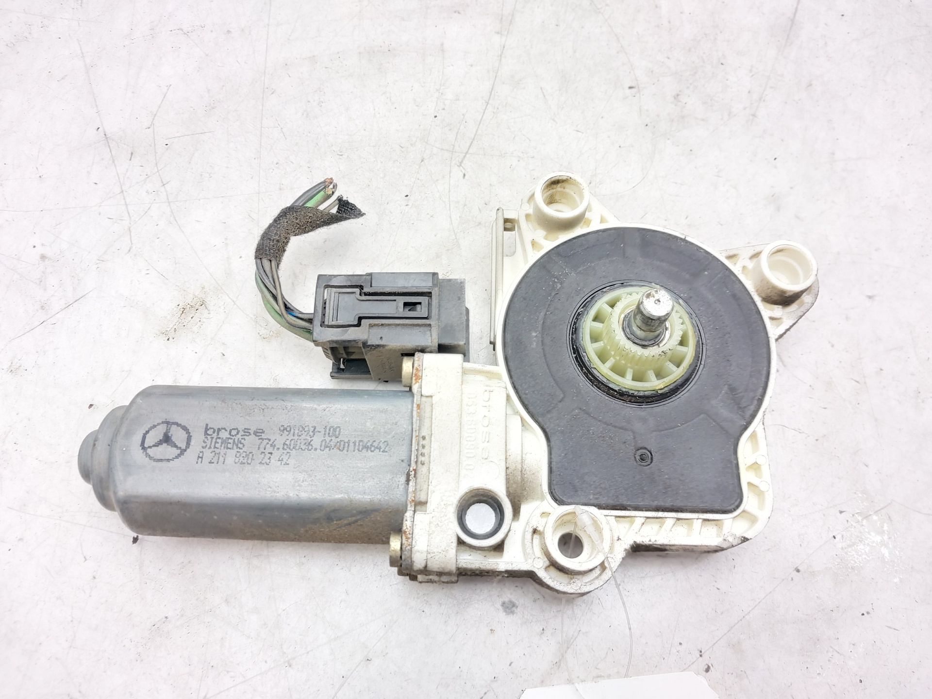 MAZDA E-Class W211/S211 (2002-2009) Rear Left Door Window Control Motor A2118202342 20789945