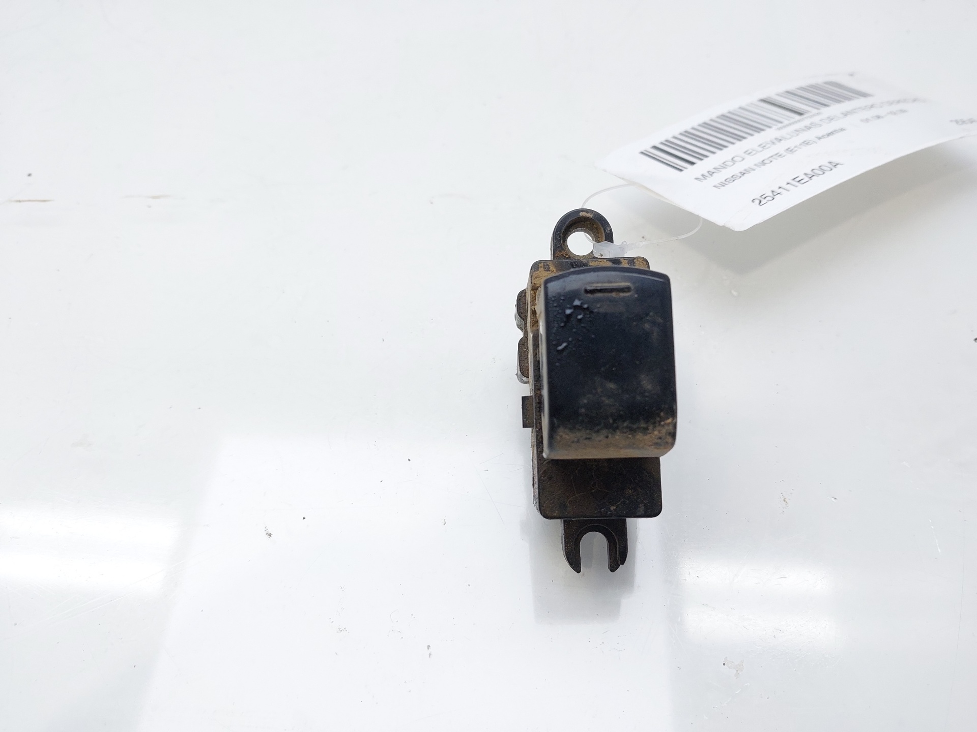 NISSAN Note 1 generation (2005-2014) Кнопка стеклоподъемника передней правой двери 25411EA00A 20148066