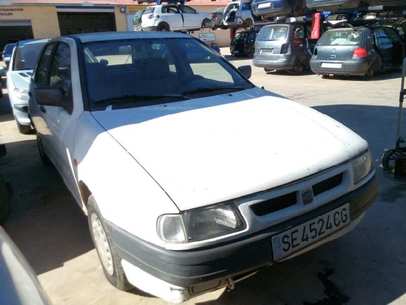 SEAT Cordoba 1 generation (1993-2003) Priekinių dešinių durų veidrodis 415312302 20168184