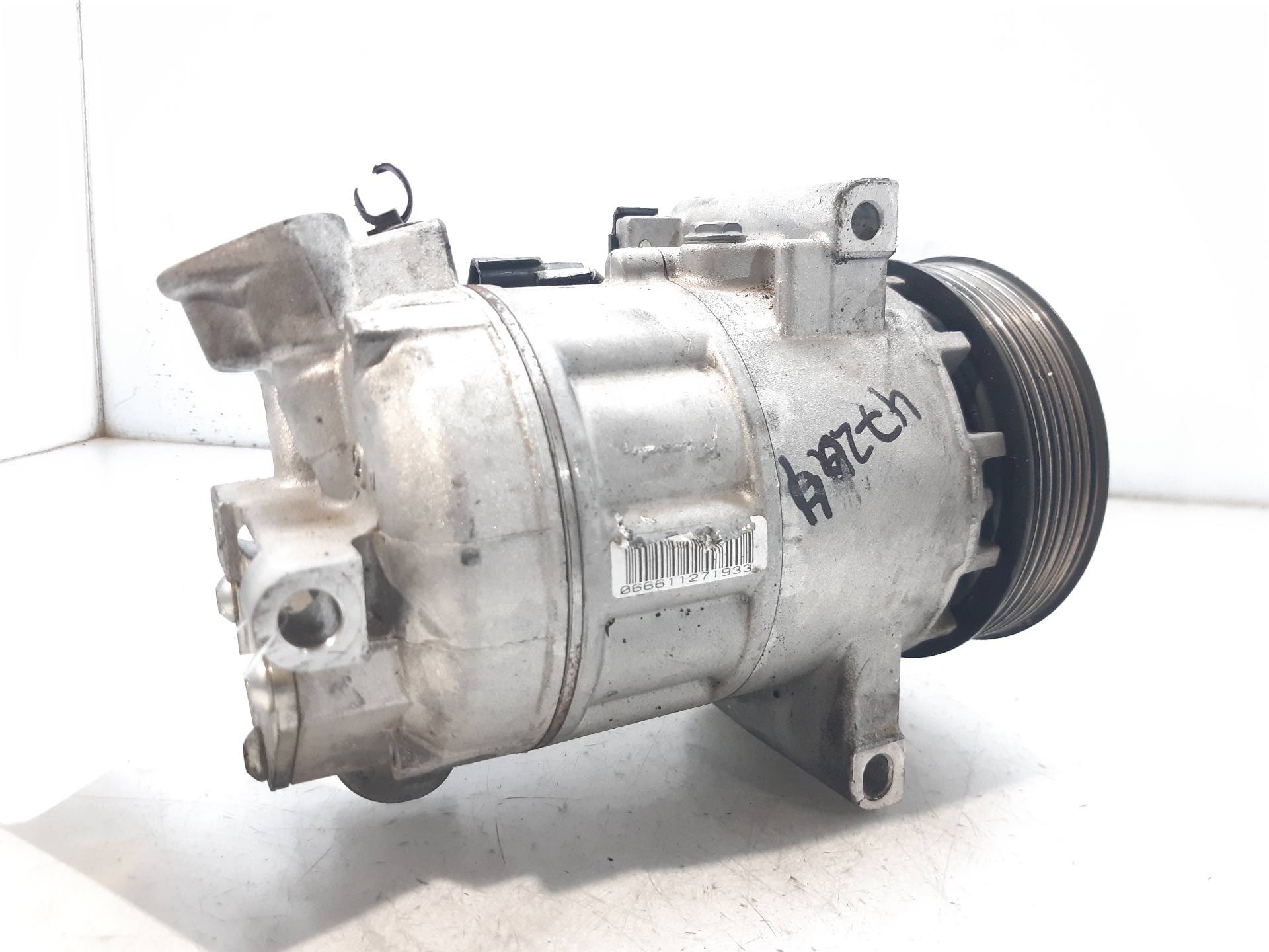 RENAULT Captur 1 generation (2013-2019) Air Condition Pump 926000734R 18755802
