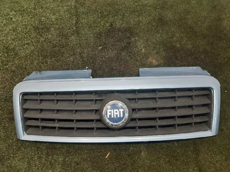 FIAT Doblo 1 generation (2001-2017) Priekinės radiatoriaus grotelės 735397576 18492408