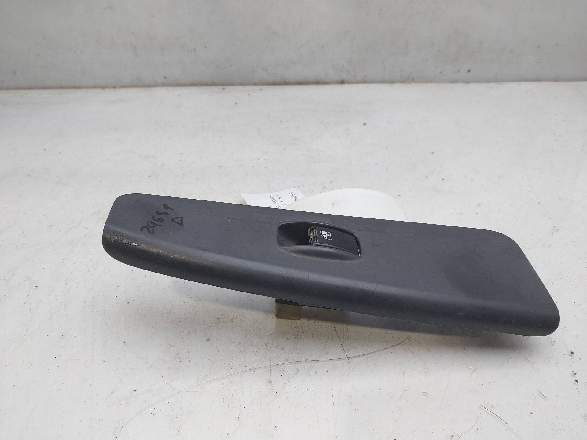 ROVER Cerato 1 generation (2004-2009) Front Right Door Window Switch 935782D000 22736221