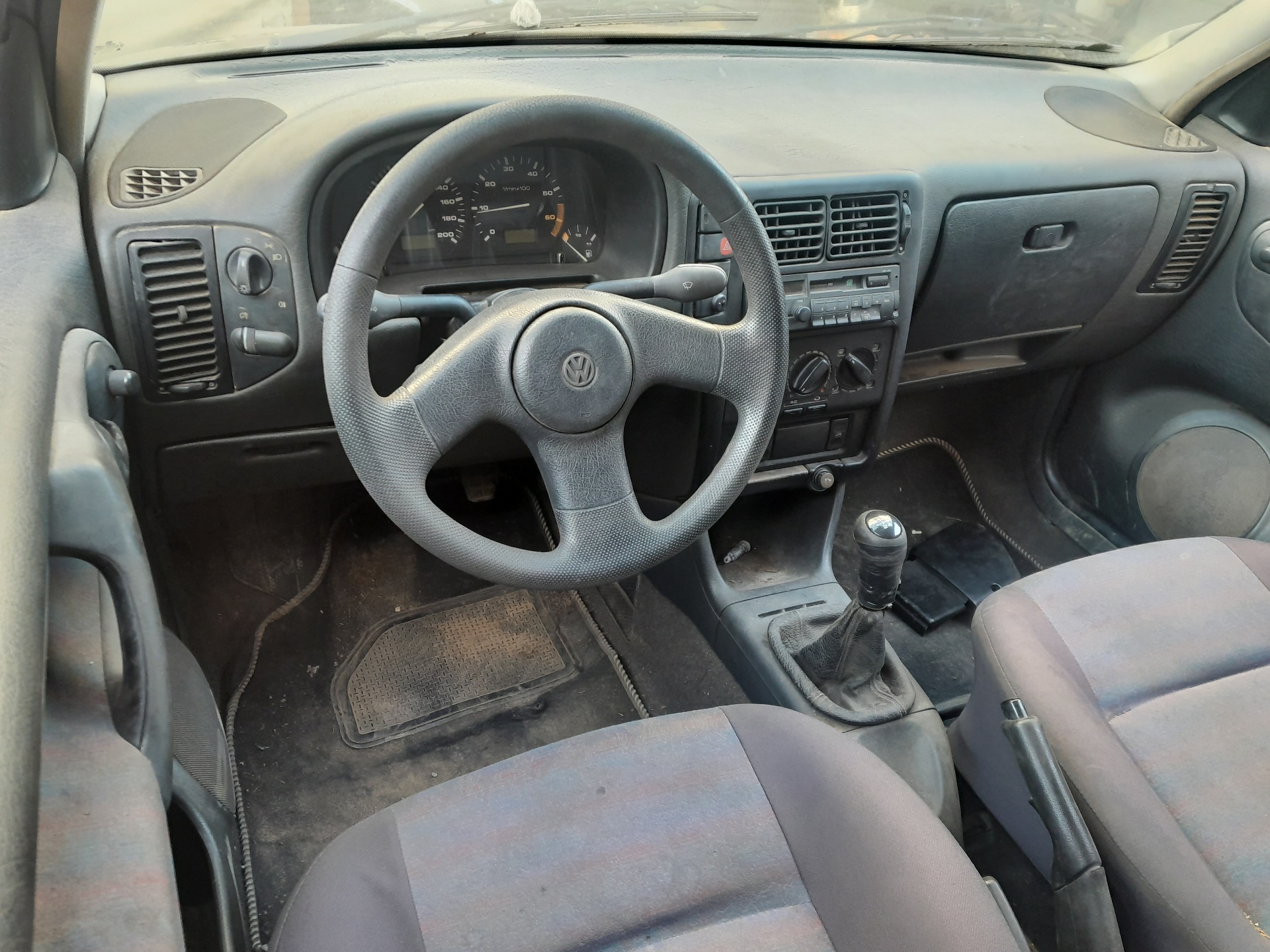 VOLKSWAGEN Polo 3 generation (1994-2002) Priekinės kairės durys 6N3831055M 22343496