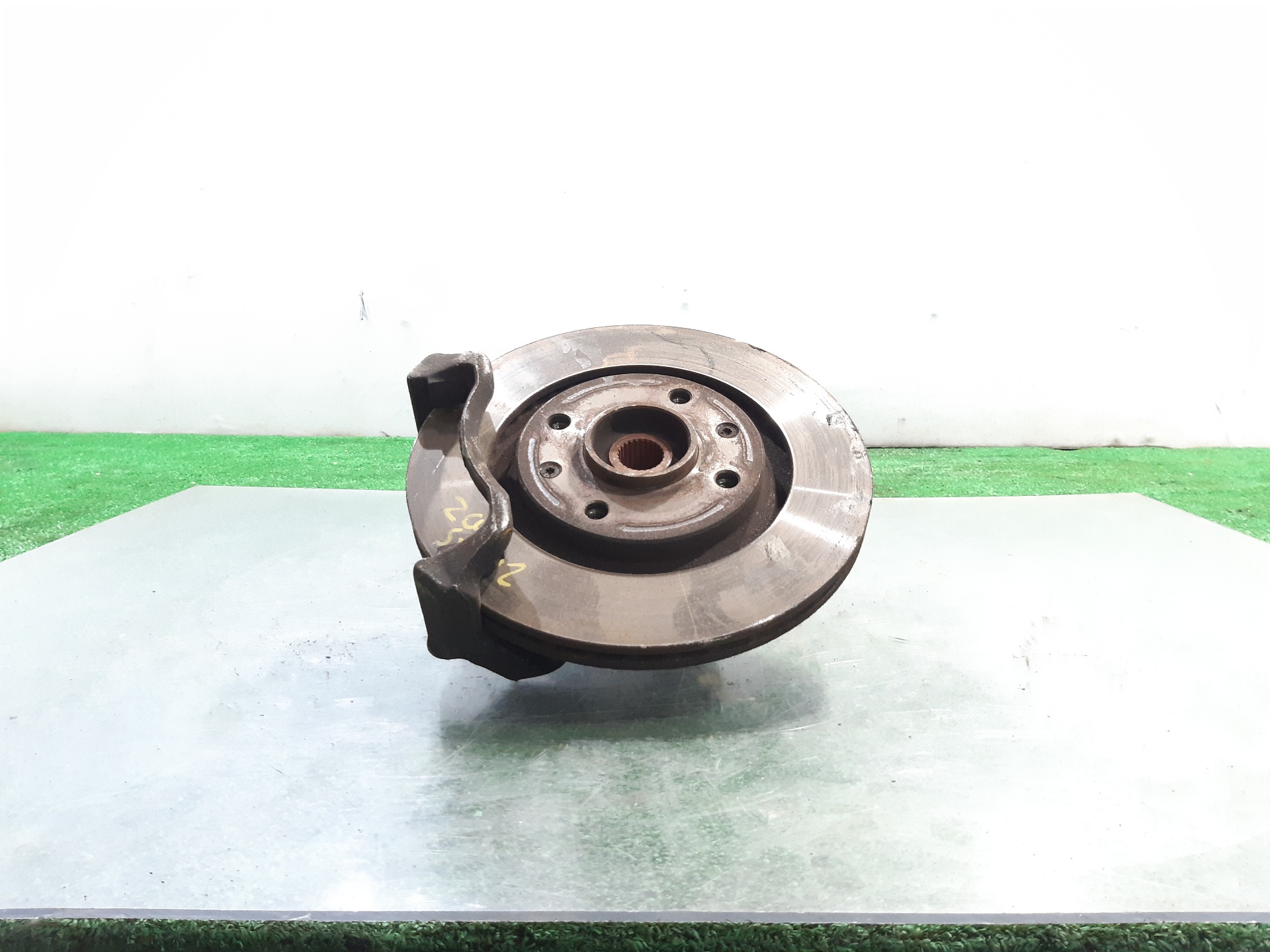 PEUGEOT 306 1 generation (1993-2002) Front Left Wheel Hub 364654 18646027