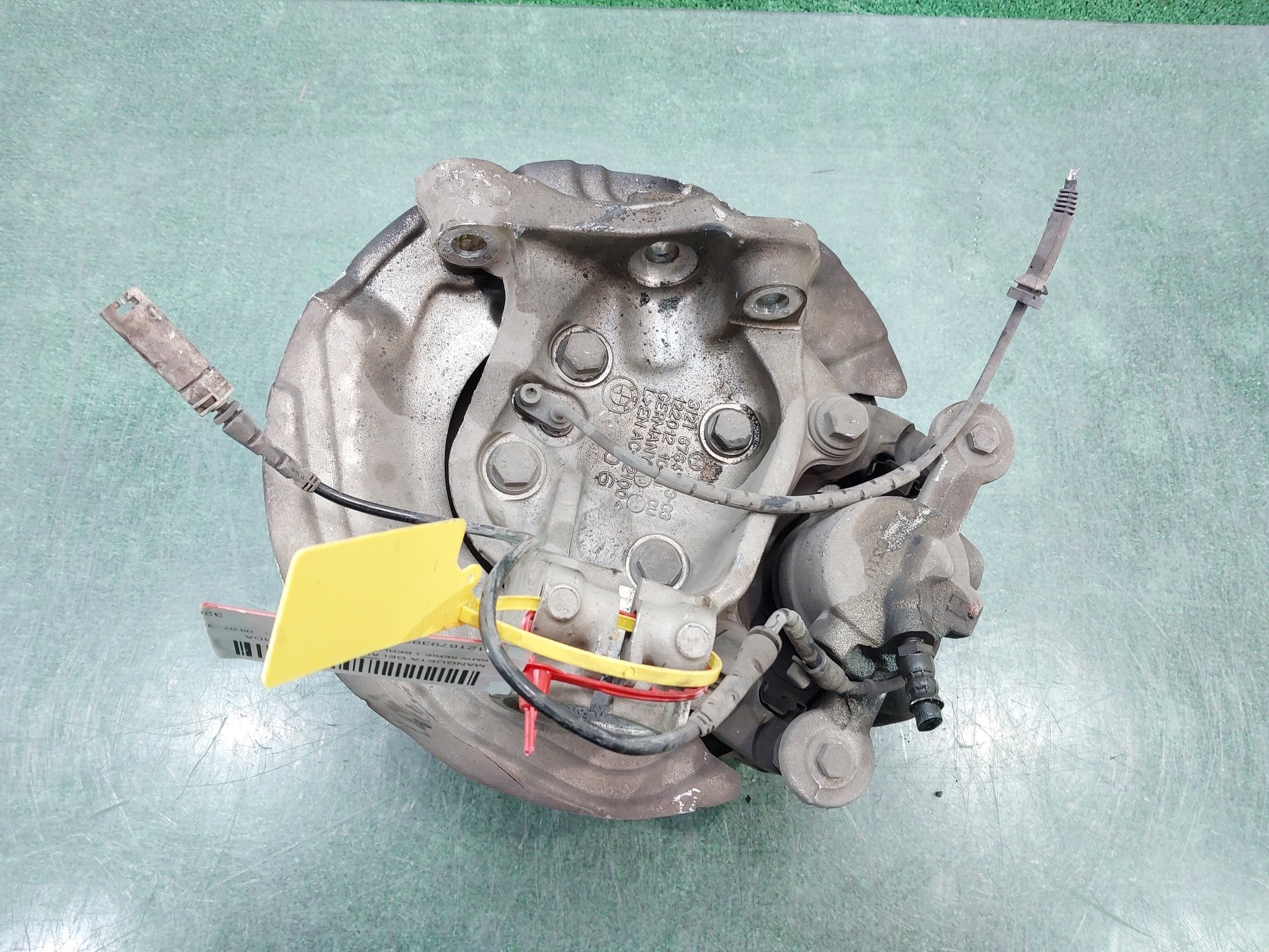 BMW 1 Series E81/E82/E87/E88 (2004-2013) Front Left Wheel Hub 31216793923 20606693