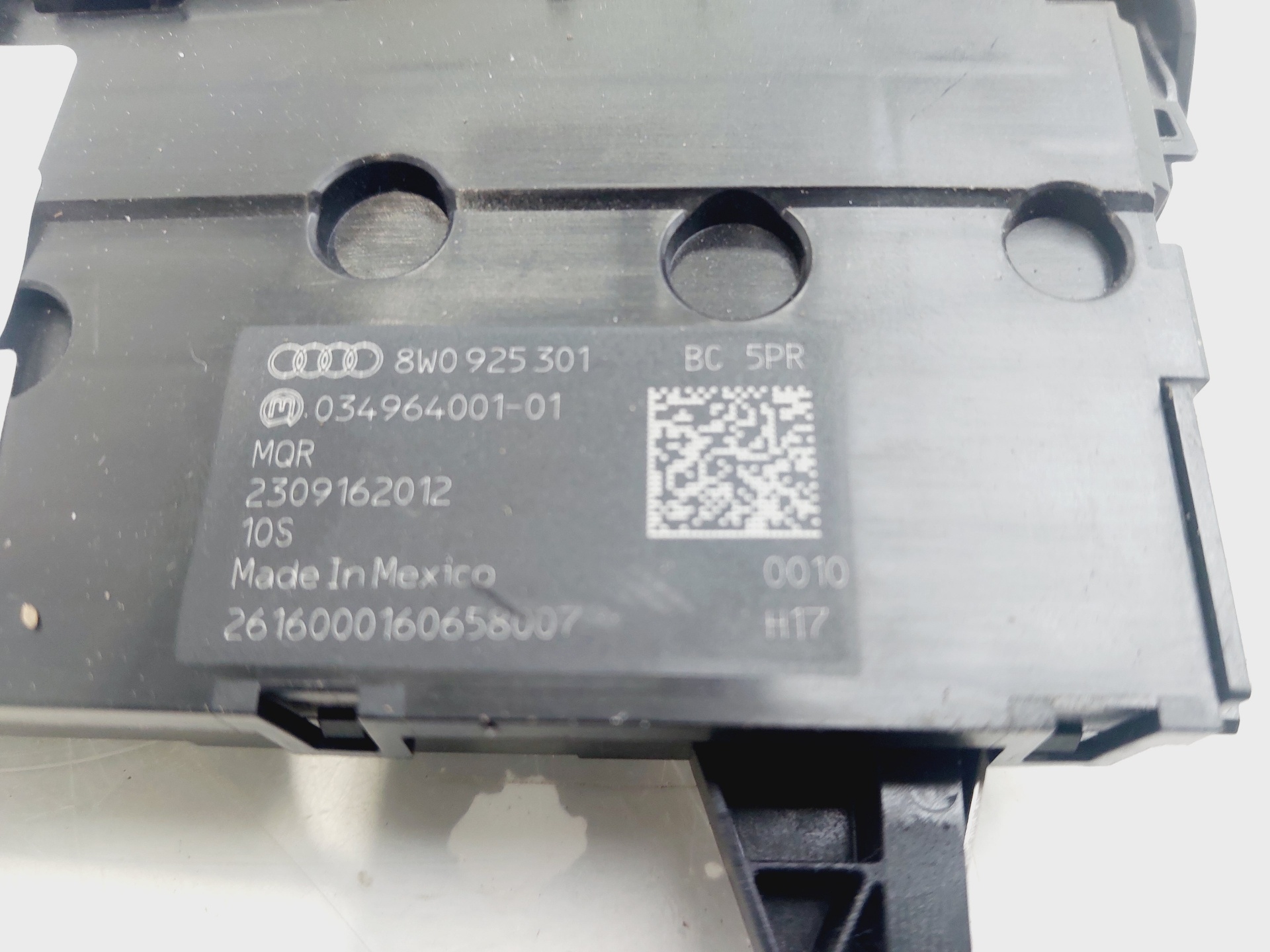 AUDI A4 B9/8W (2015-2024) Переключатель кнопок 8W0925301 25578059