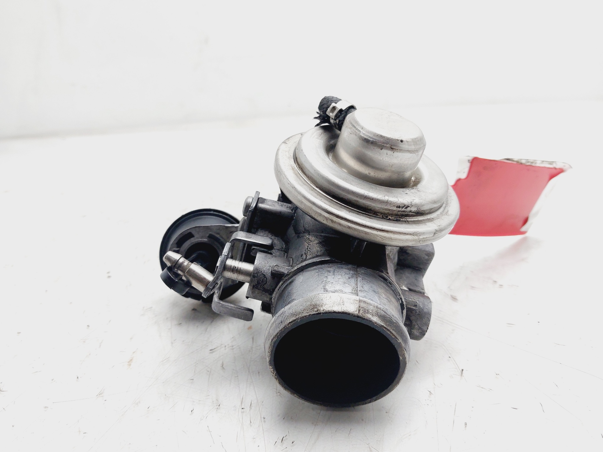 NISSAN EGR клапан 038131501E 25591629