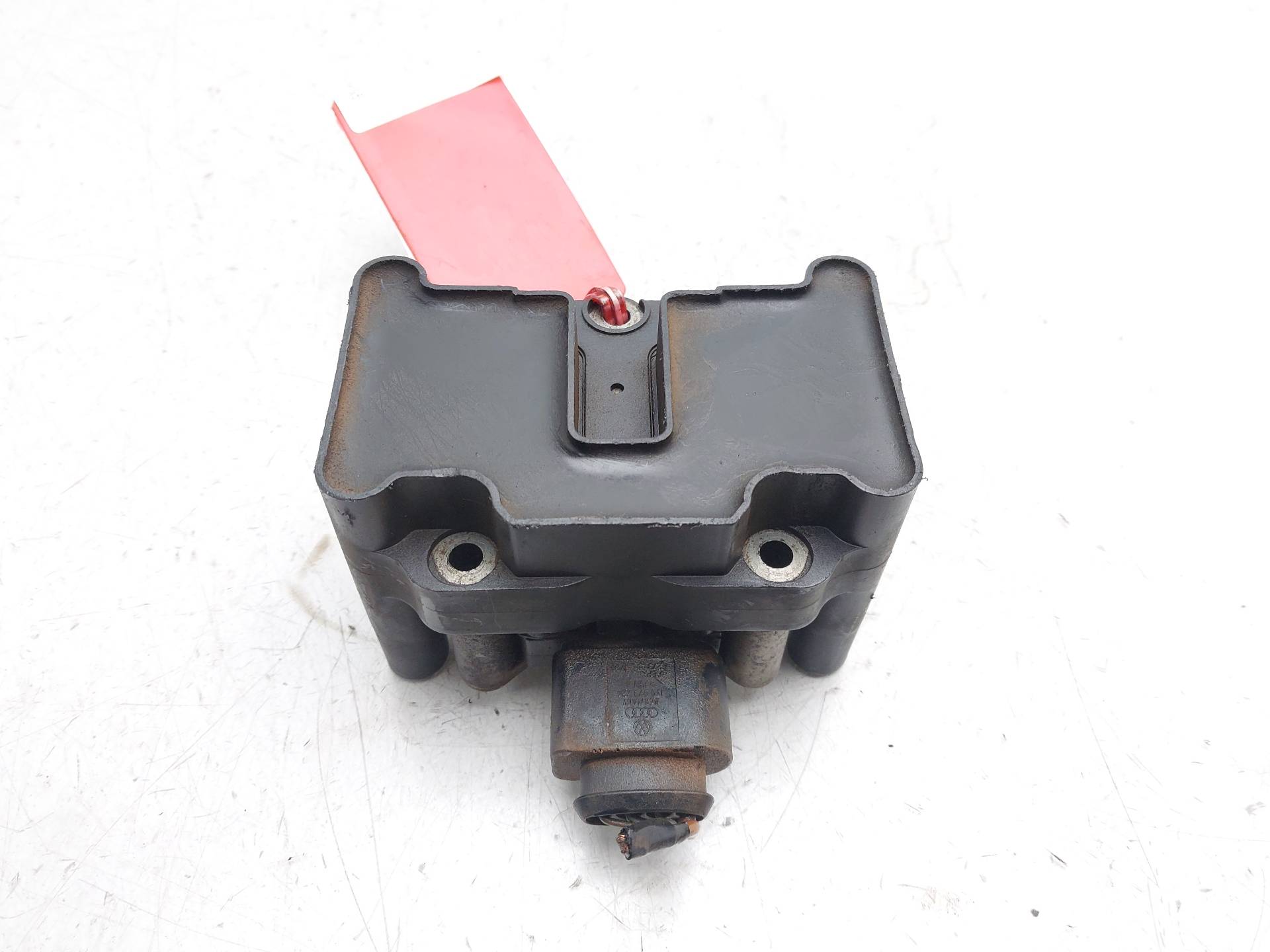 SEAT Cordoba 1 generation (1993-2003) High Voltage Ignition Coil 032905106F 23327109