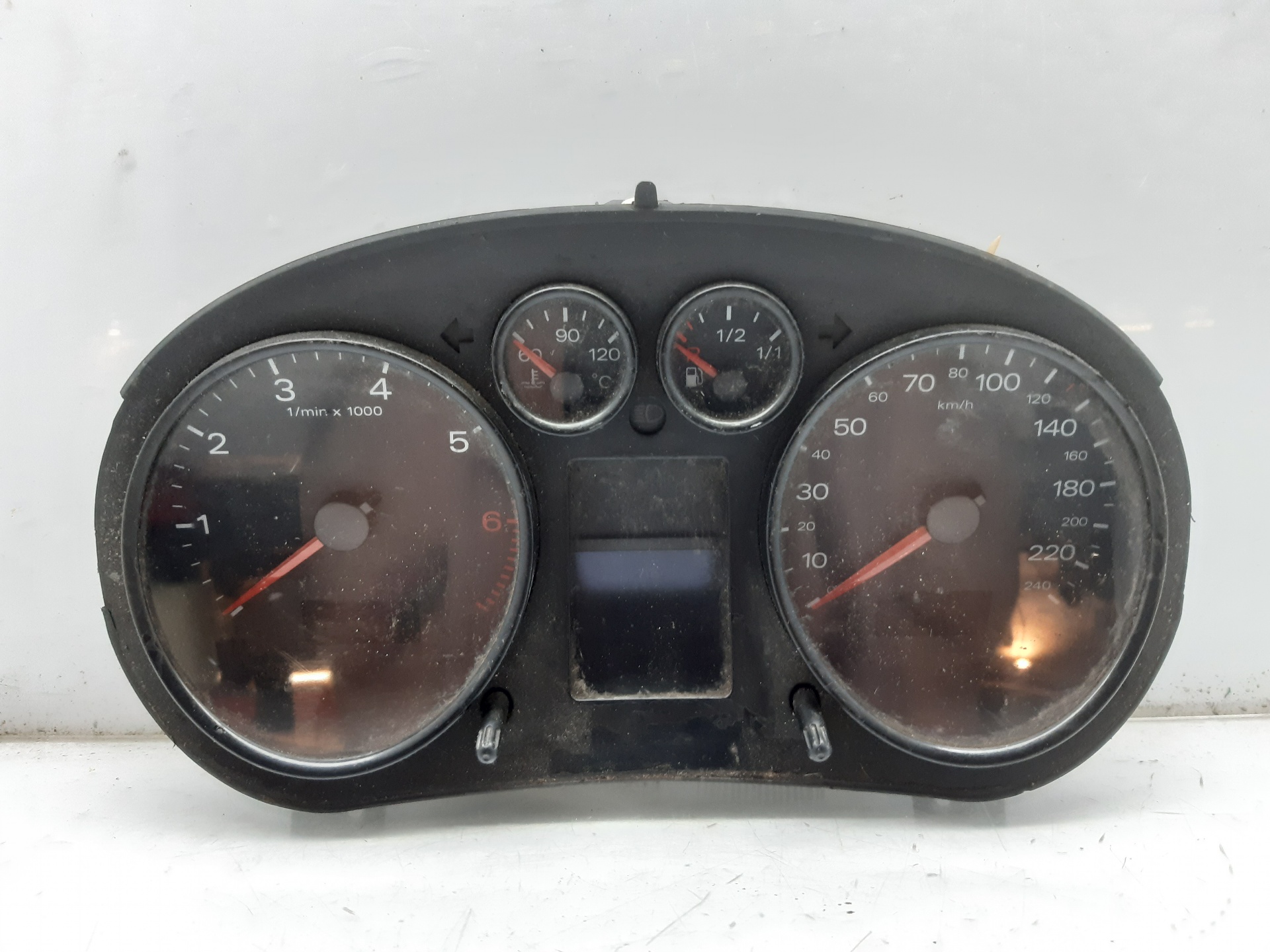 AUDI A2 8Z (1999-2005) Spidometras (Prietaisų skydelis) 8Z0920900A 25248049