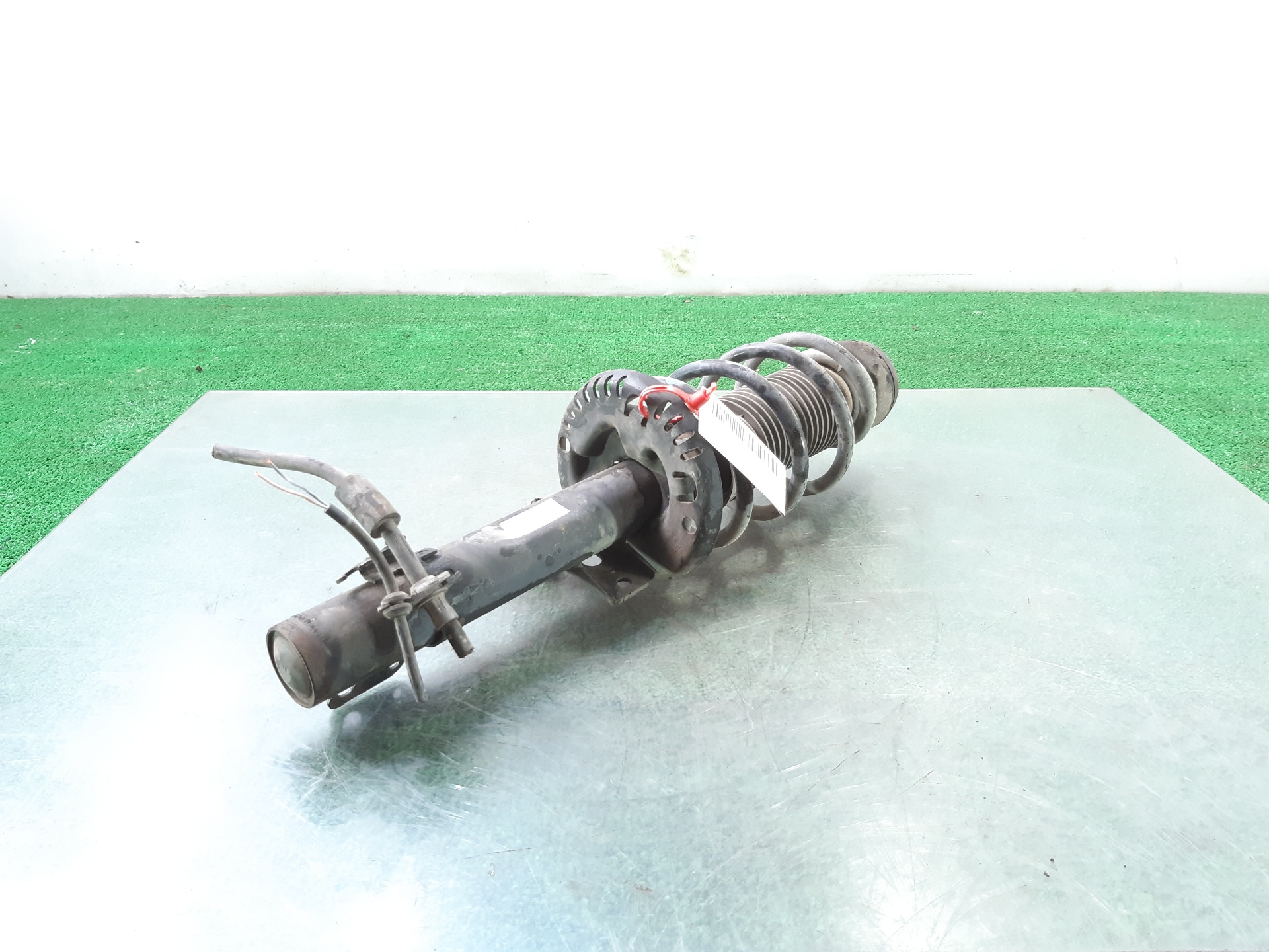 SEAT Cordoba 2 generation (1999-2009) Front Left Shock Absorber 6R0413031F 18439556