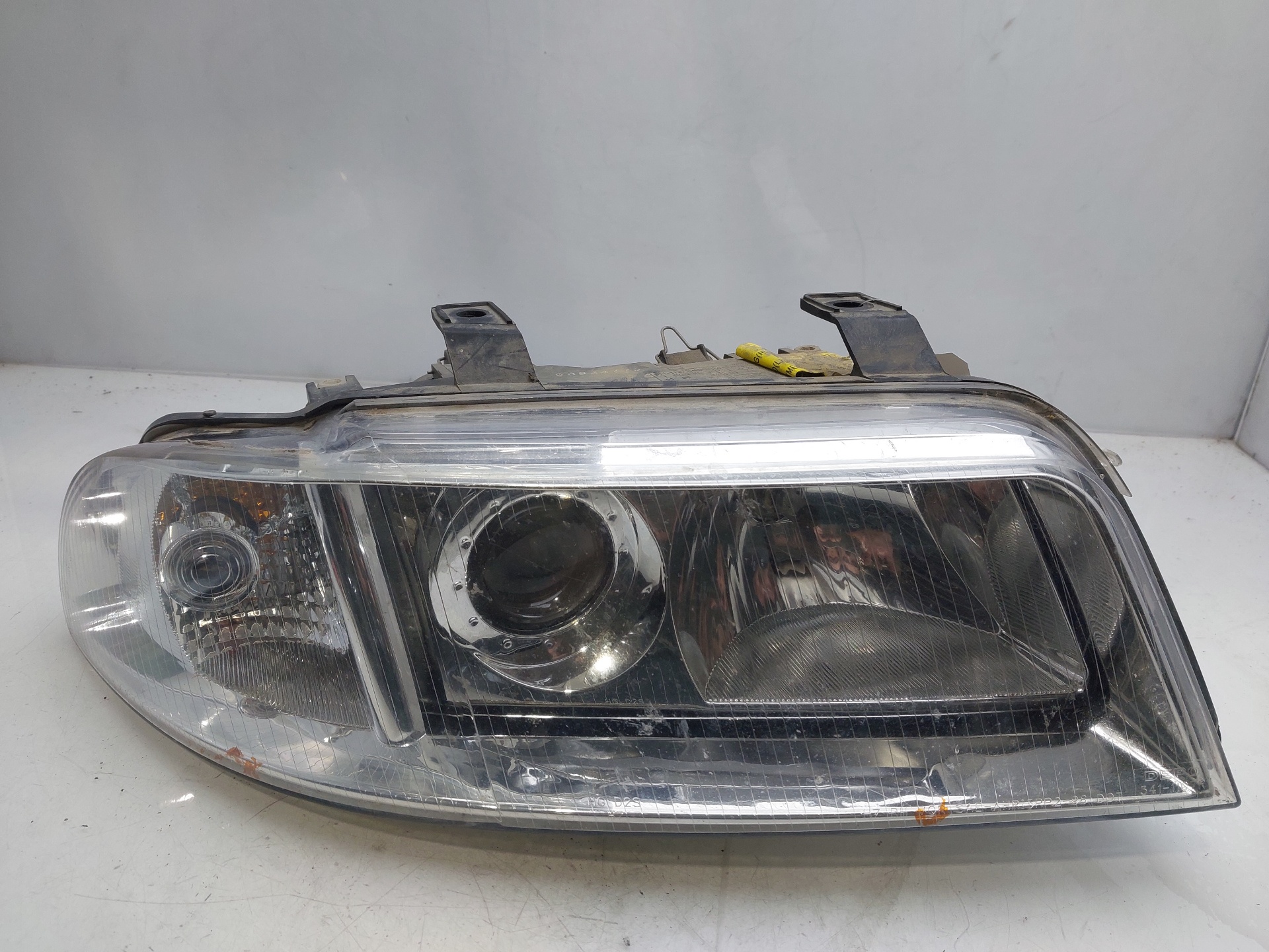 HONDA Priekšējais labais lukturis 8D0941004AK 23649963