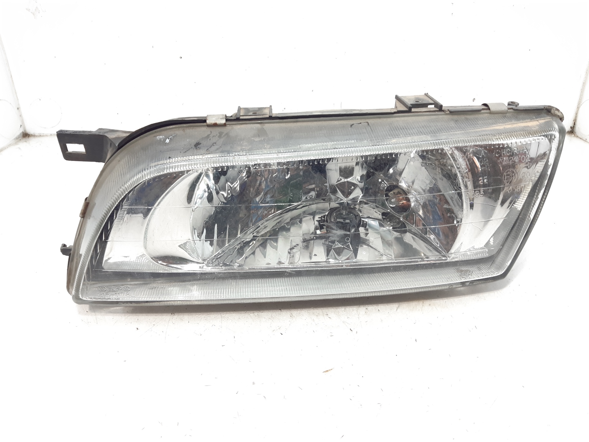 NISSAN Almera N15 (1995-2000) Front Left Headlight 260601N726 18726067