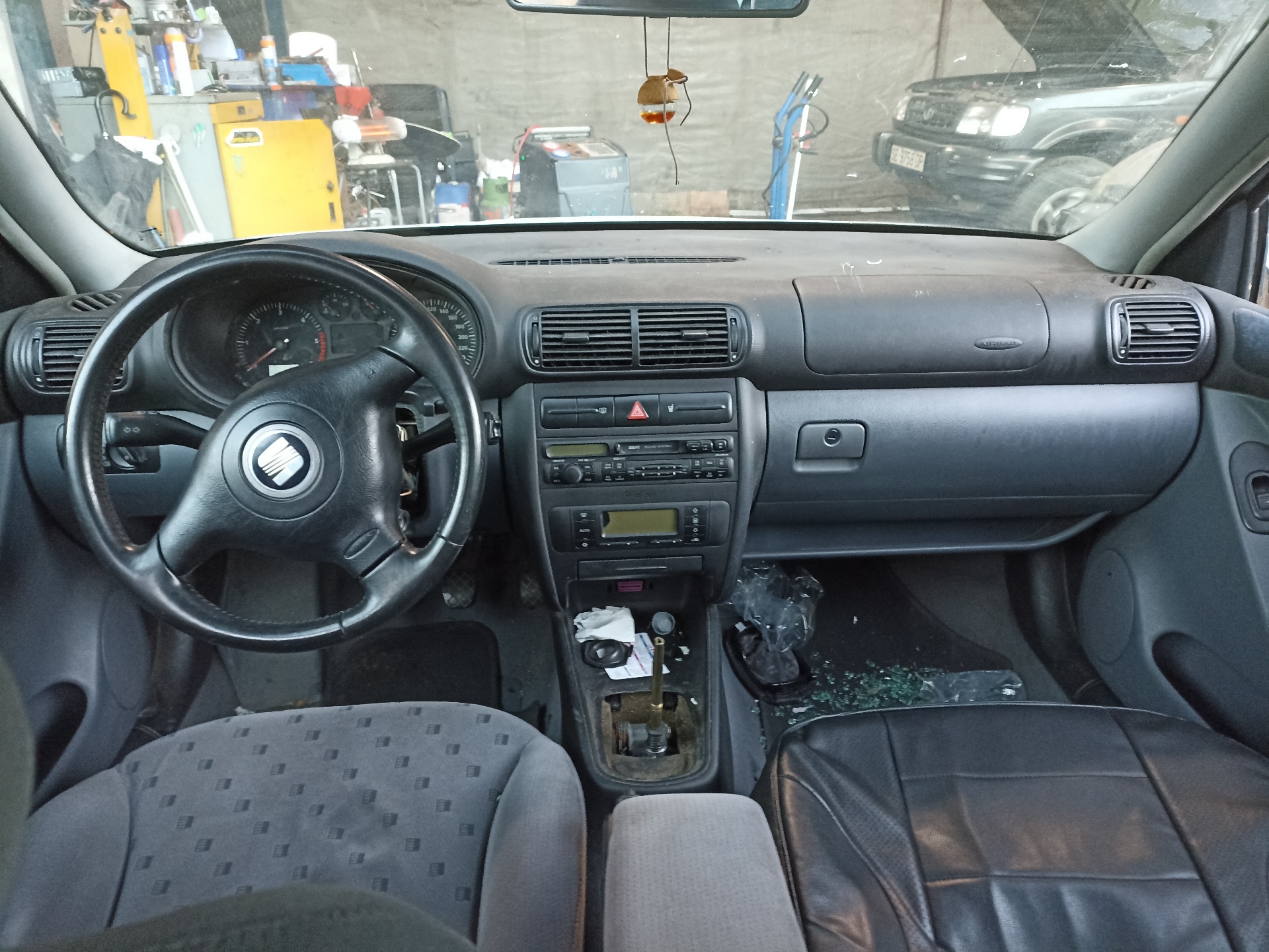 SEAT Toledo 2 generation (1999-2006) Зеркало передней правой двери 1M0857934RE 22424210