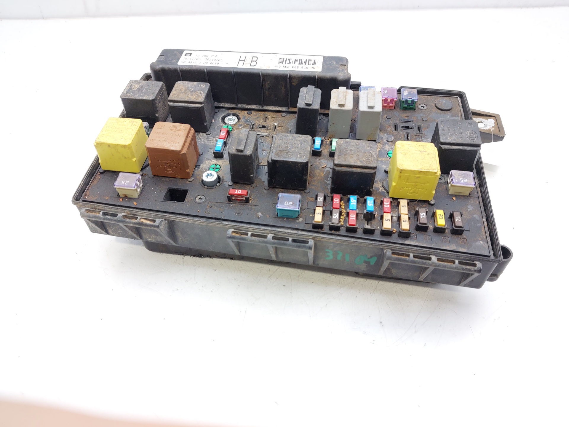 OPEL Zafira B (2005-2010) Fuse Box 13206754 22661950