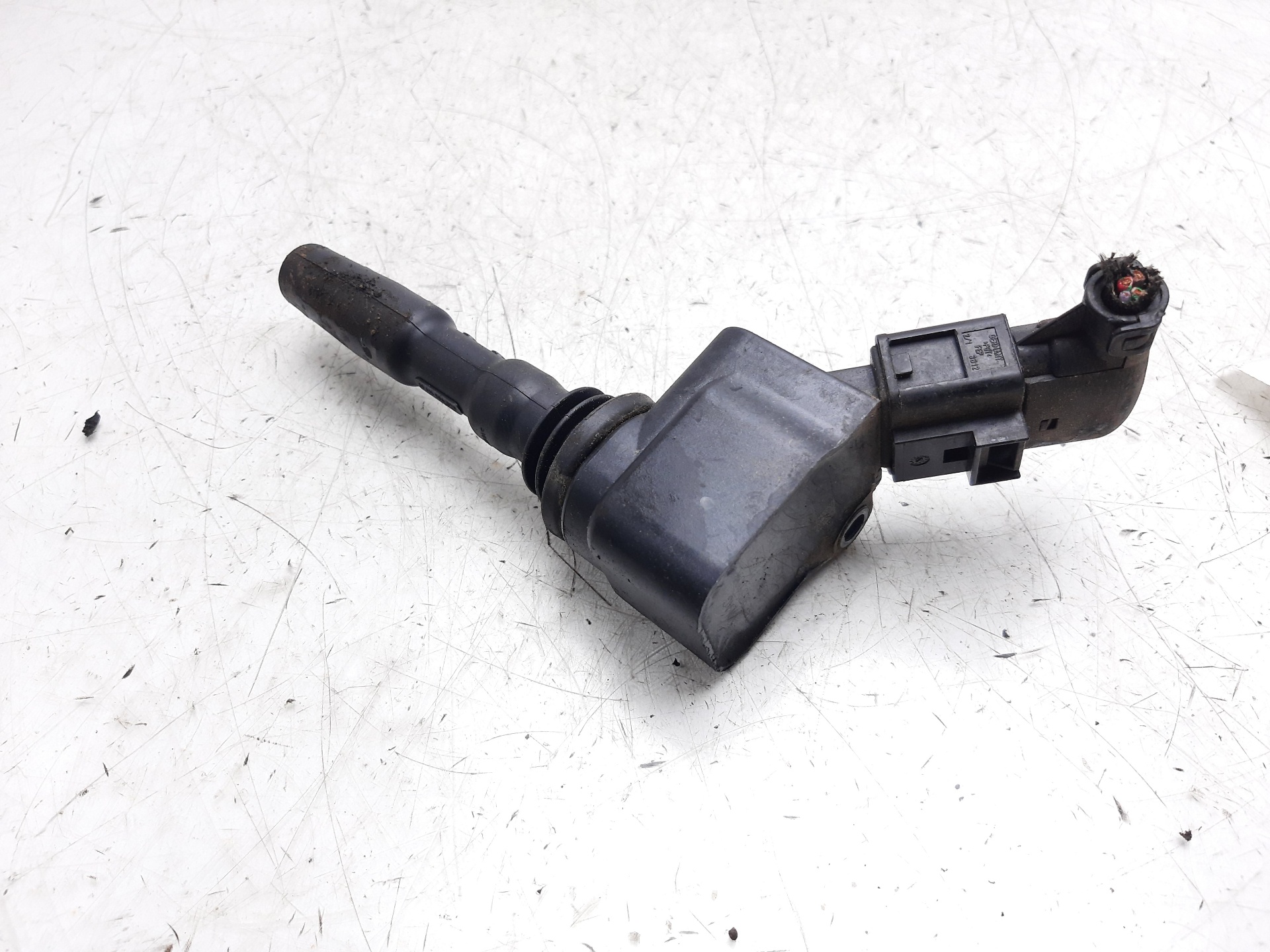 VOLKSWAGEN Golf 7 generation (2012-2024) High Voltage Ignition Coil 04E905110K 22639126