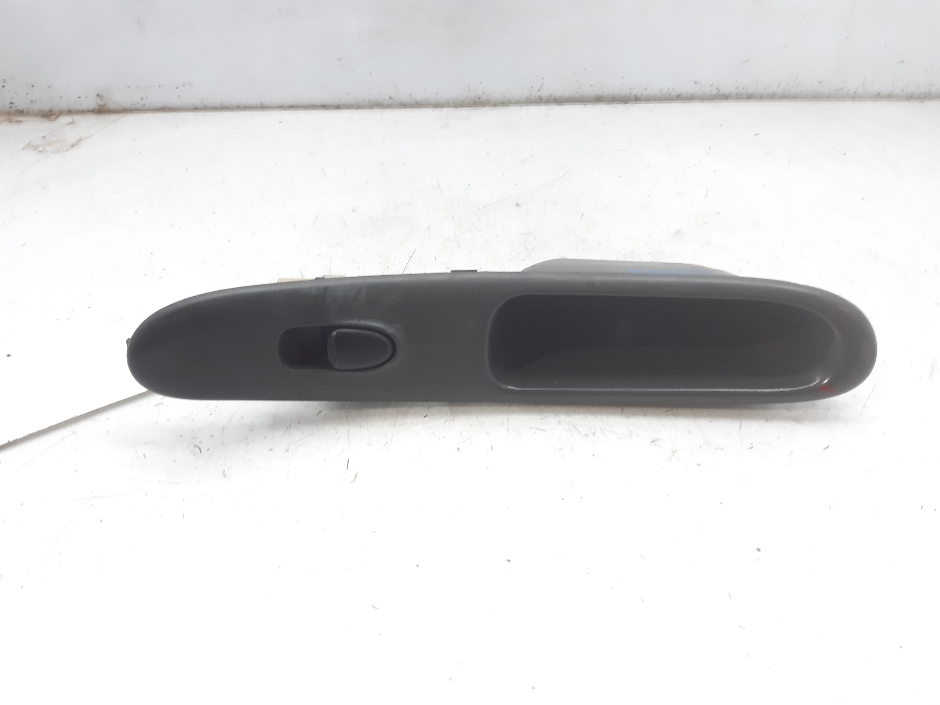 DAEWOO Lanos T100 (1997-2008) Front Right Door Window Switch 620W0531 18788386