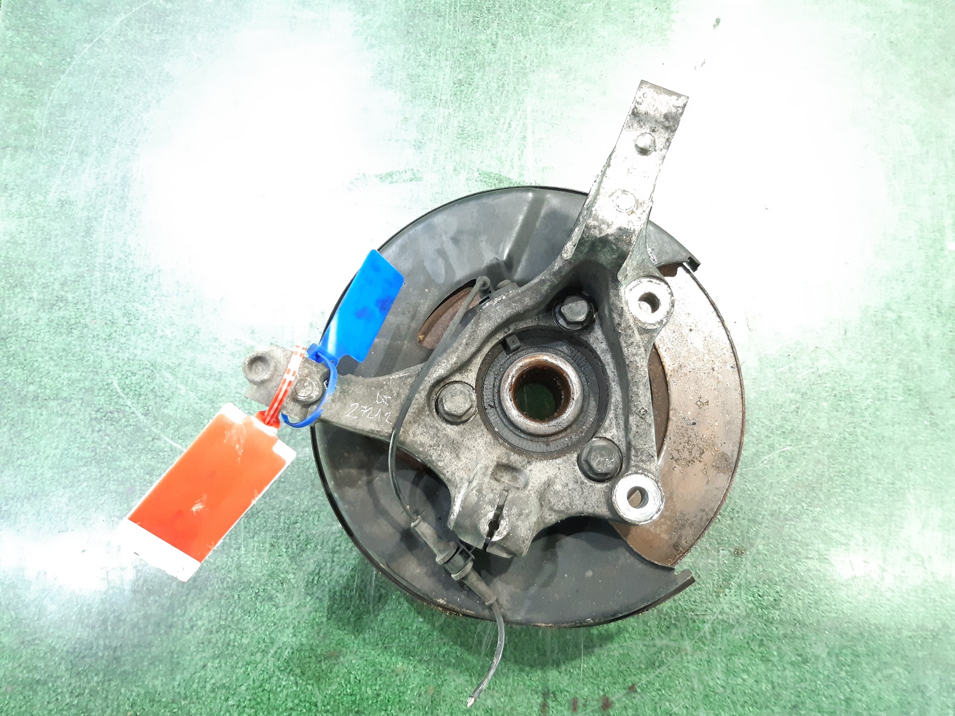 OPEL Insignia A (2008-2016) Front Left Wheel Hub 13219080 24050151