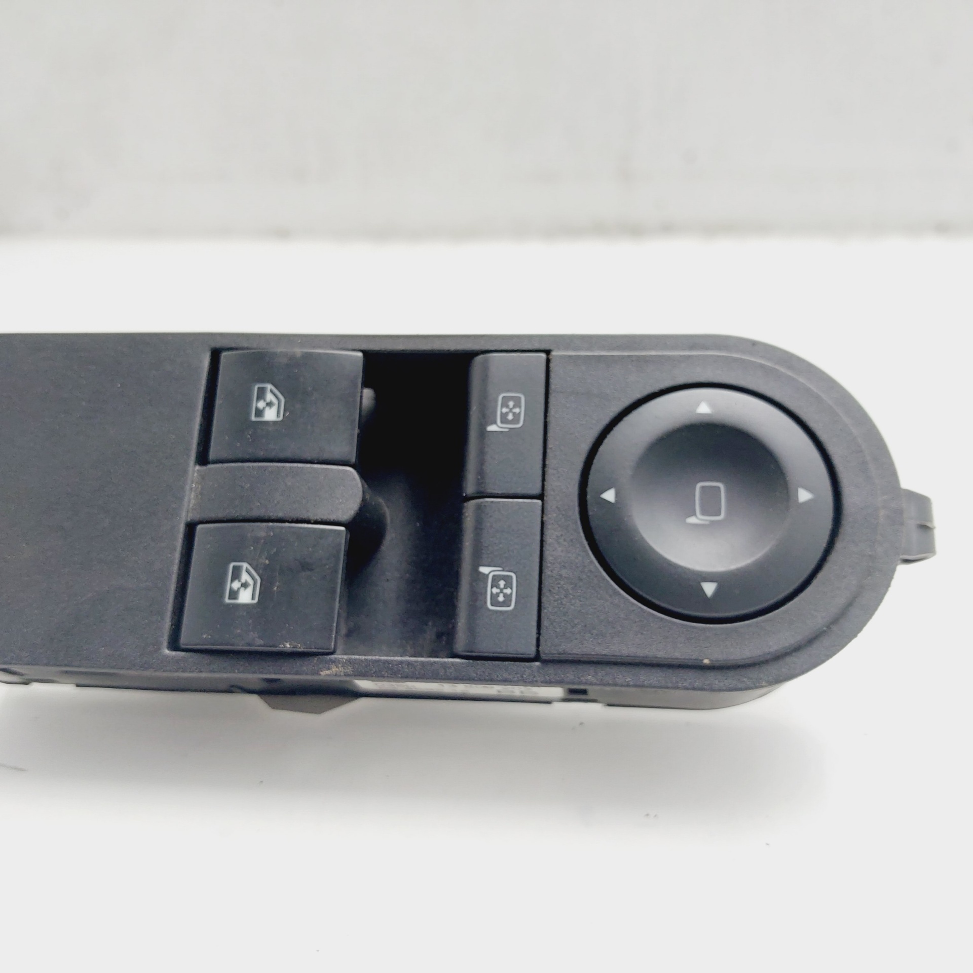 OPEL Astra J (2009-2020) Front Left Door Window Switch 13209203 24973293