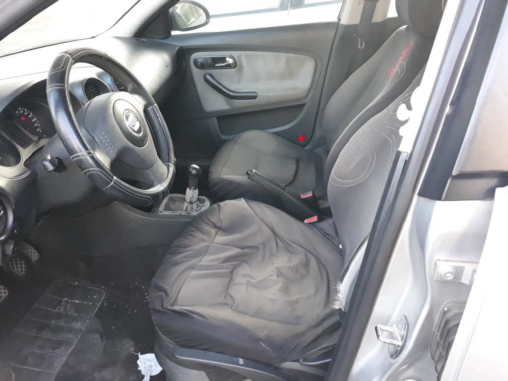 SEAT Cordoba 2 generation (1999-2009) Priekšējo kreiso durvju slēdzene 3B1837015AQ 18410396