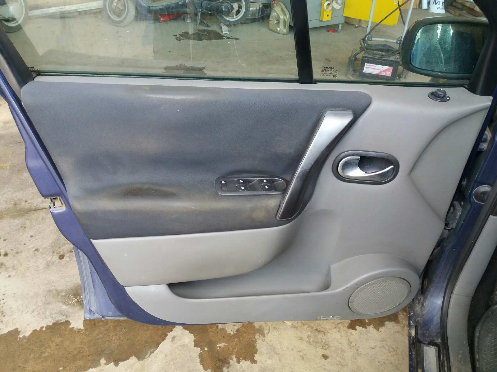 RENAULT Scenic 2 generation (2003-2010) Difūzoriaus ventiliatorius 8200151465 24786696