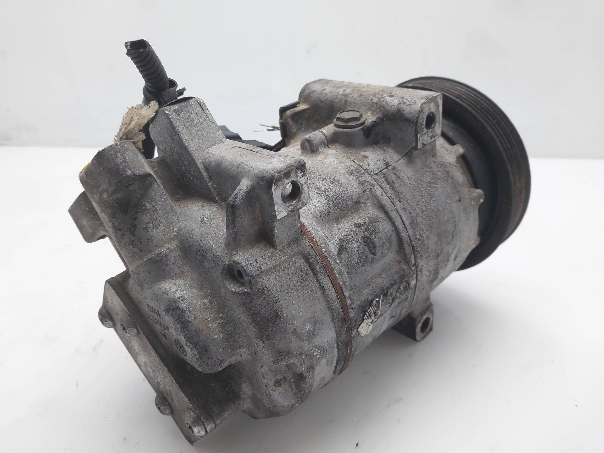 RENAULT Clio 4 generation (2012-2020) Pompe de climatisation 926008582R 24154460