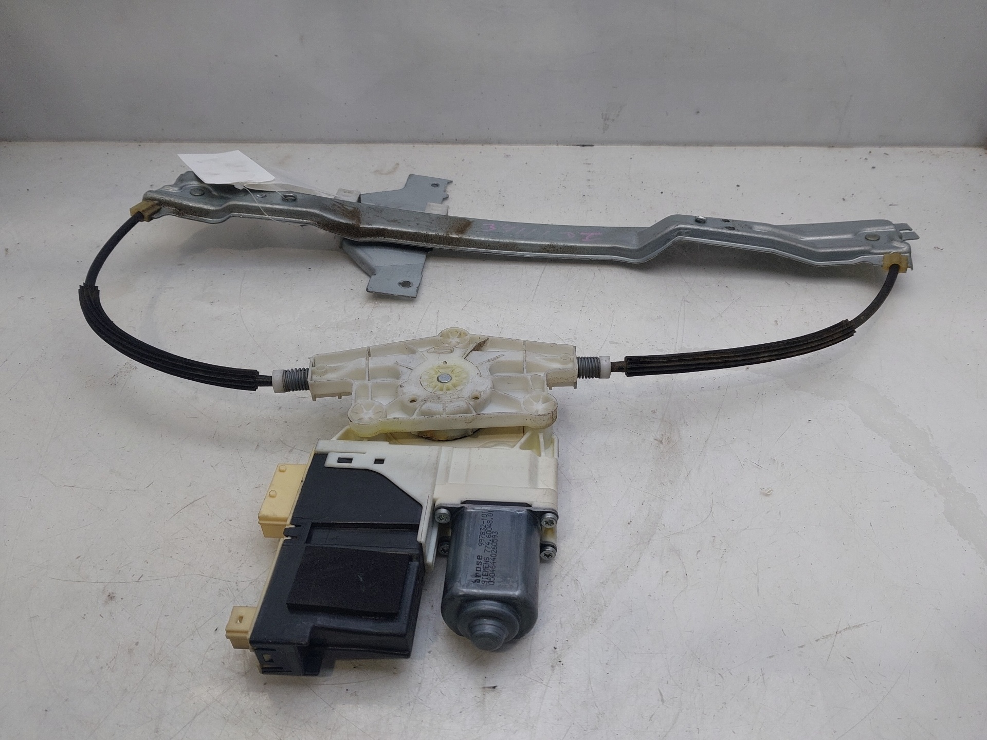 PEUGEOT C4 1 generation (2004-2011) Front Left Door Window Regulator 997018102 23814352