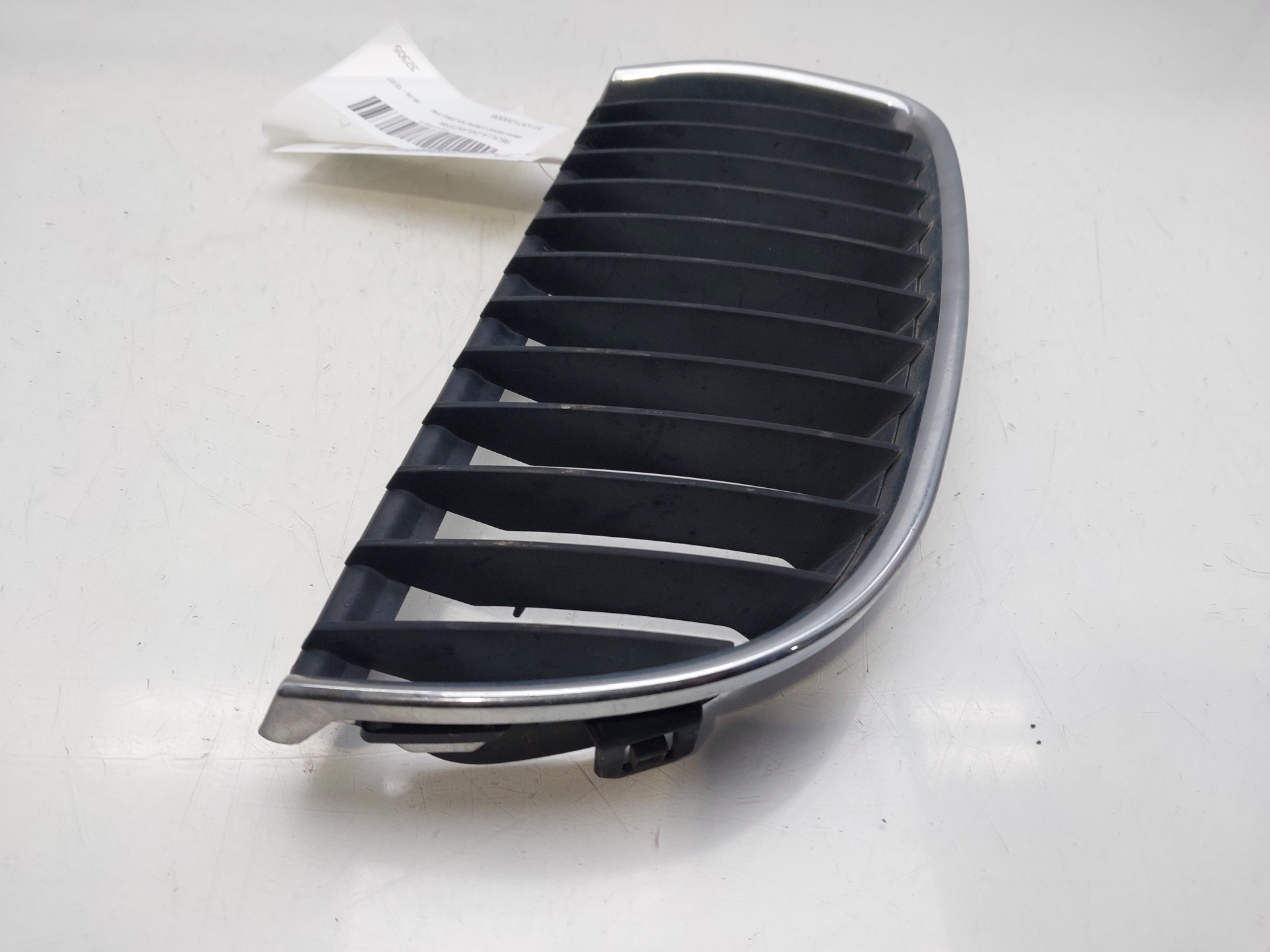 BMW 3 Series E90/E91/E92/E93 (2004-2013) Radiatora reste 51137120008 21271613