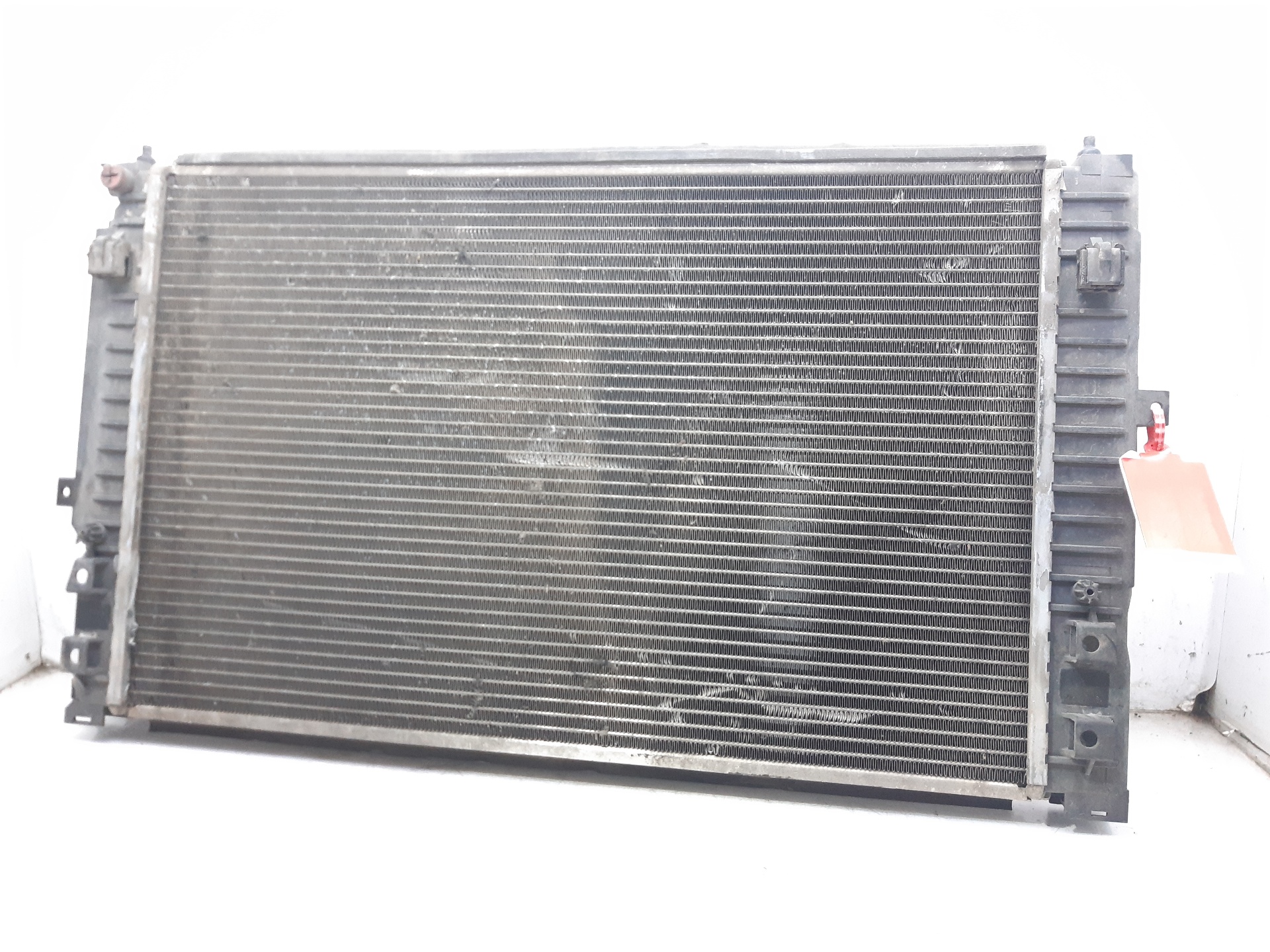 SKODA Superb 1 generation (2001-2008) Охлаждающий радиатор 8D0121251N 22301451