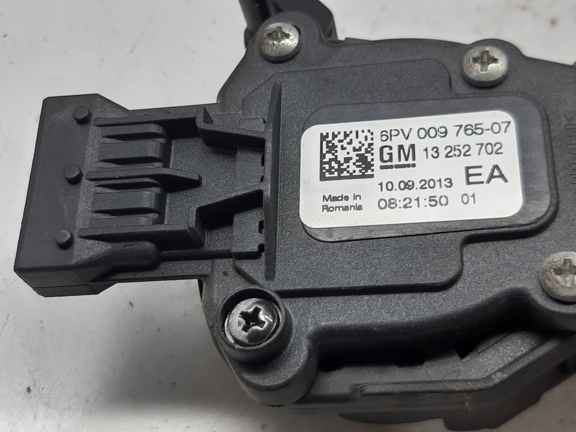 OPEL Astra J (2009-2020) Другие кузовные детали 13252702 18675117