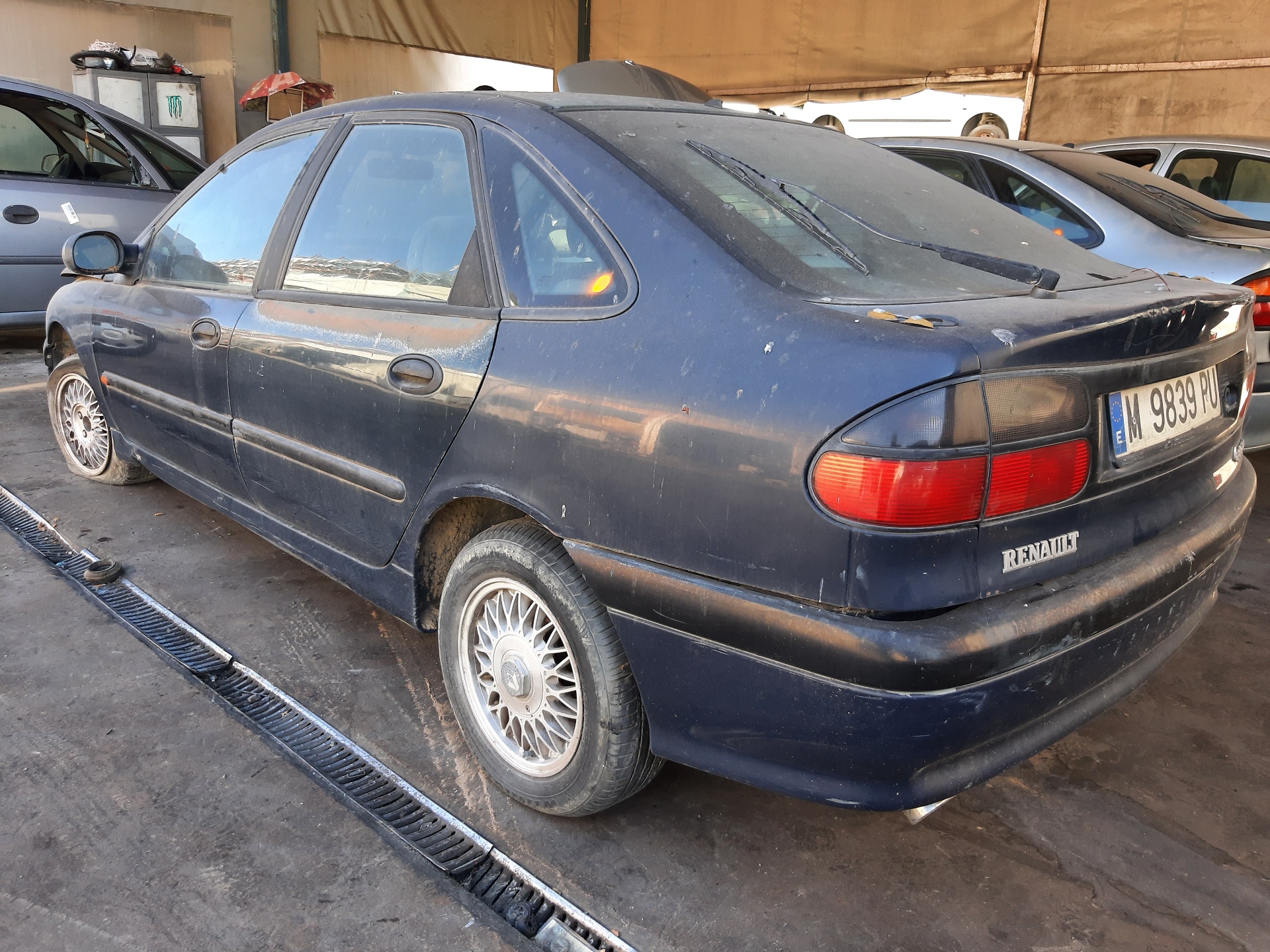 RENAULT Laguna 1 generation (1993-2001) Бампер передний 7701471347 21087586