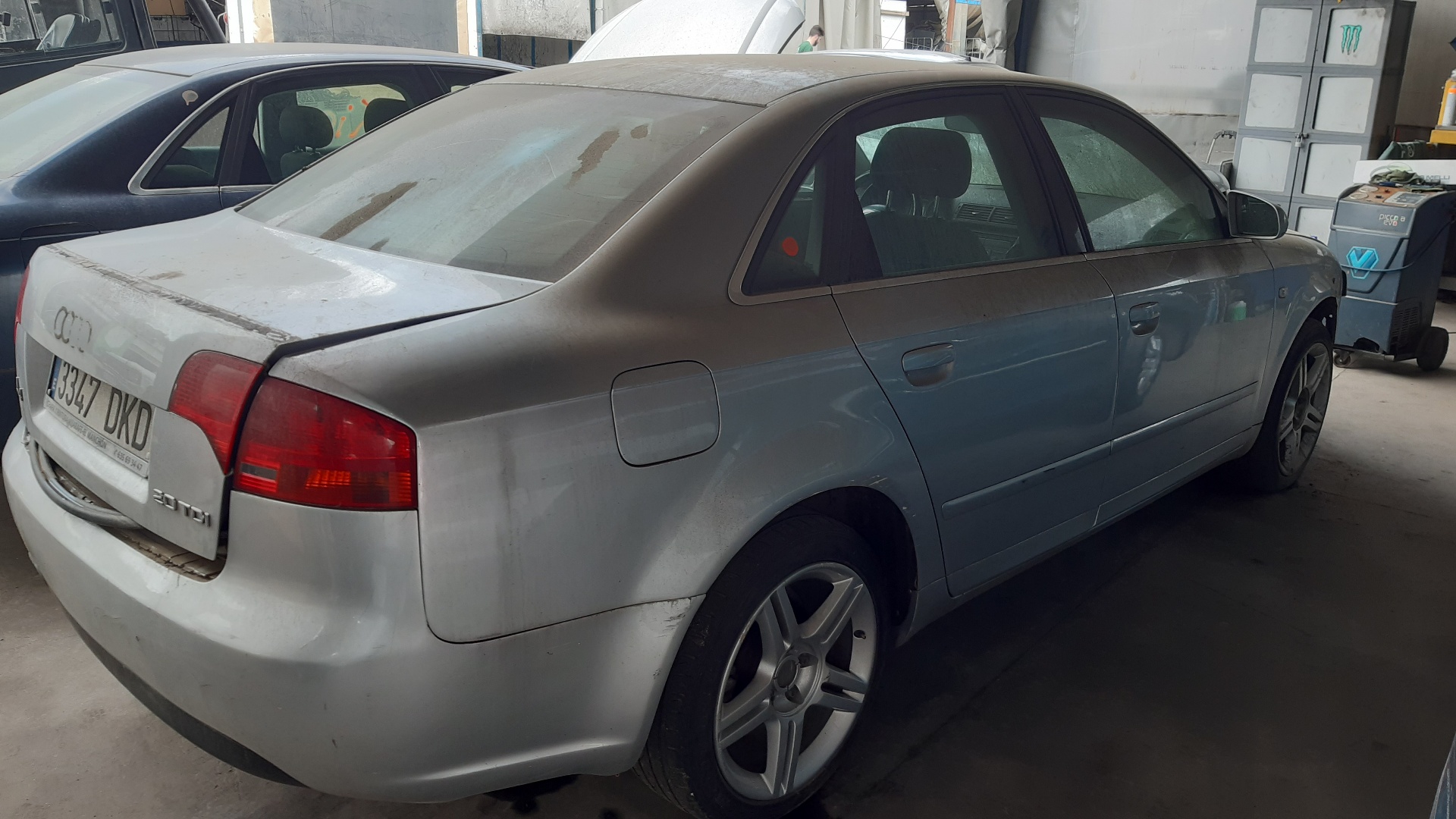 AUDI A4 B7/8E (2004-2008) Другие внутренние детали 8E0951177 24053275