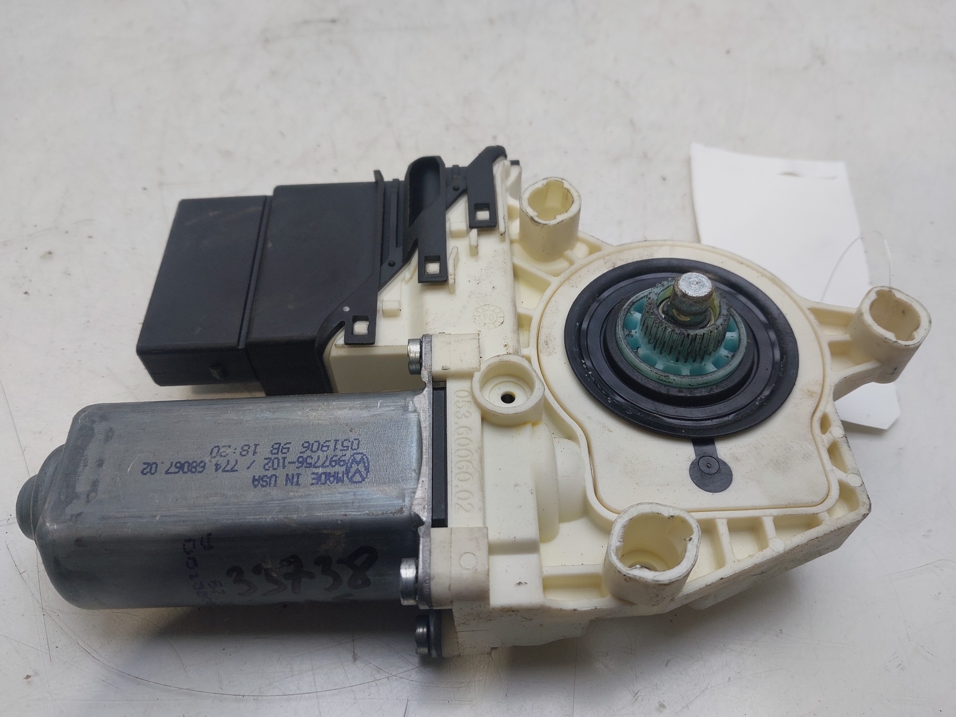 VOLKSWAGEN Jetta 5 generation (2005-2011) Rear Left Door Window Control Motor 1K5839401B 24759739