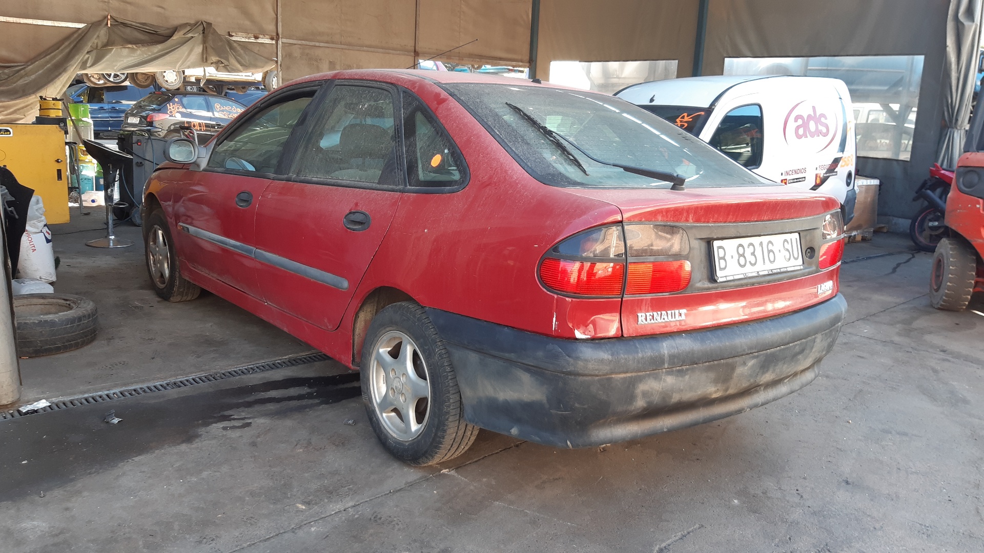 RENAULT Laguna 1 generation (1993-2001) Priekinių kairių durų vidinis rankenos rėmelis 7700823286 22019733