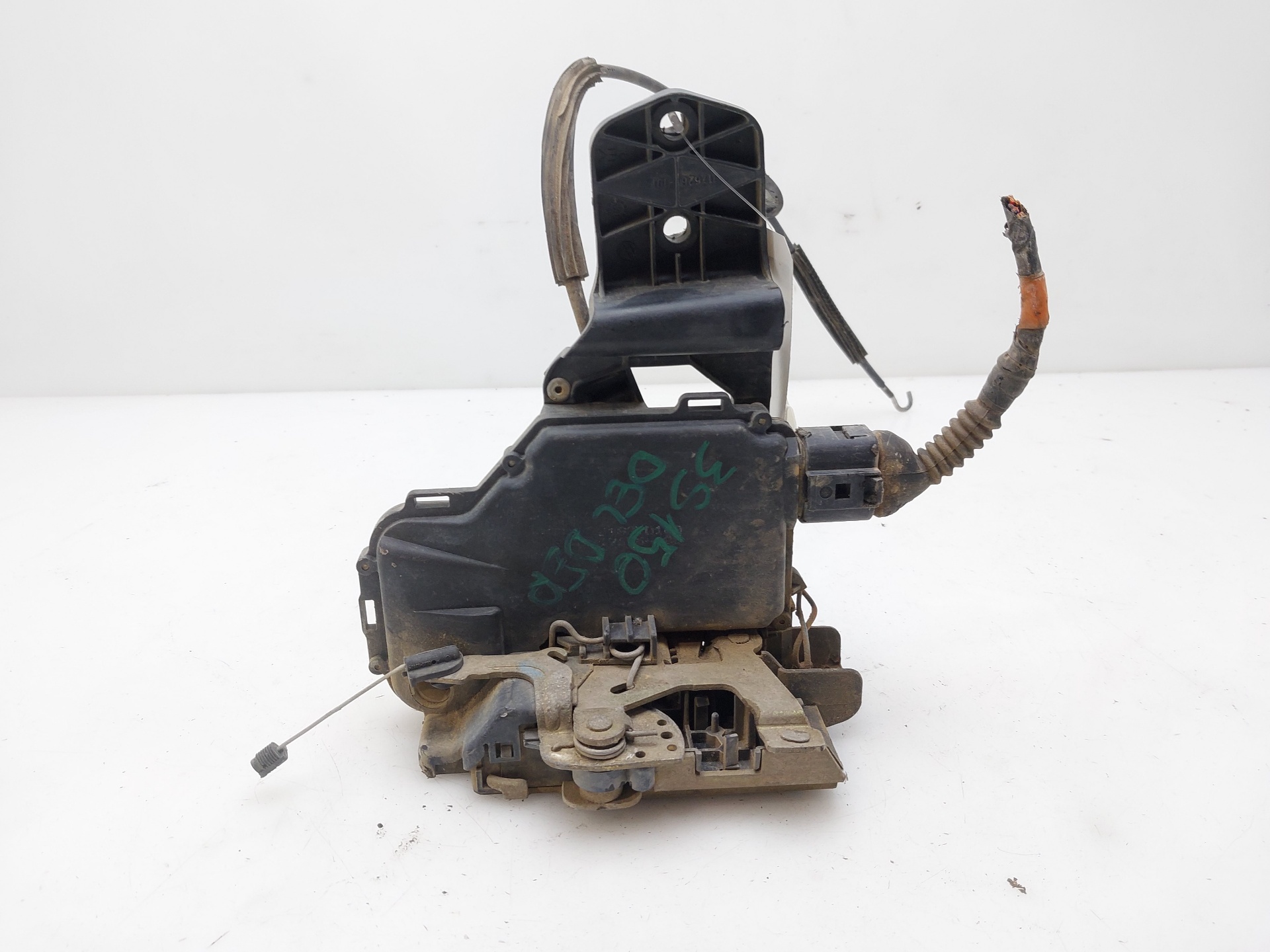 VOLKSWAGEN Polo 3 generation (1994-2002) Front Right Door Lock 3B0837868 25784330