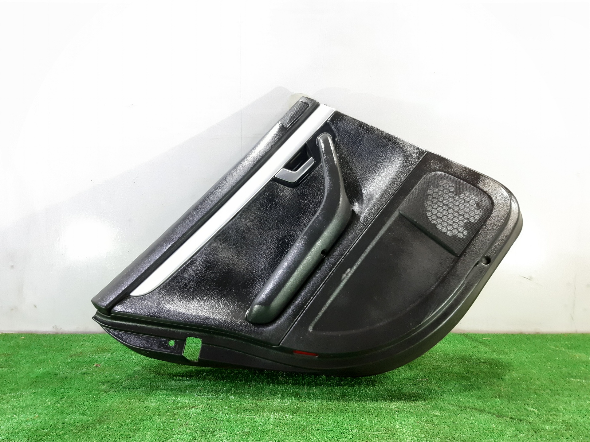 AUDI A4 B7/8E (2004-2008) Moulure de porte arrière gauche 8E0867305 18758643