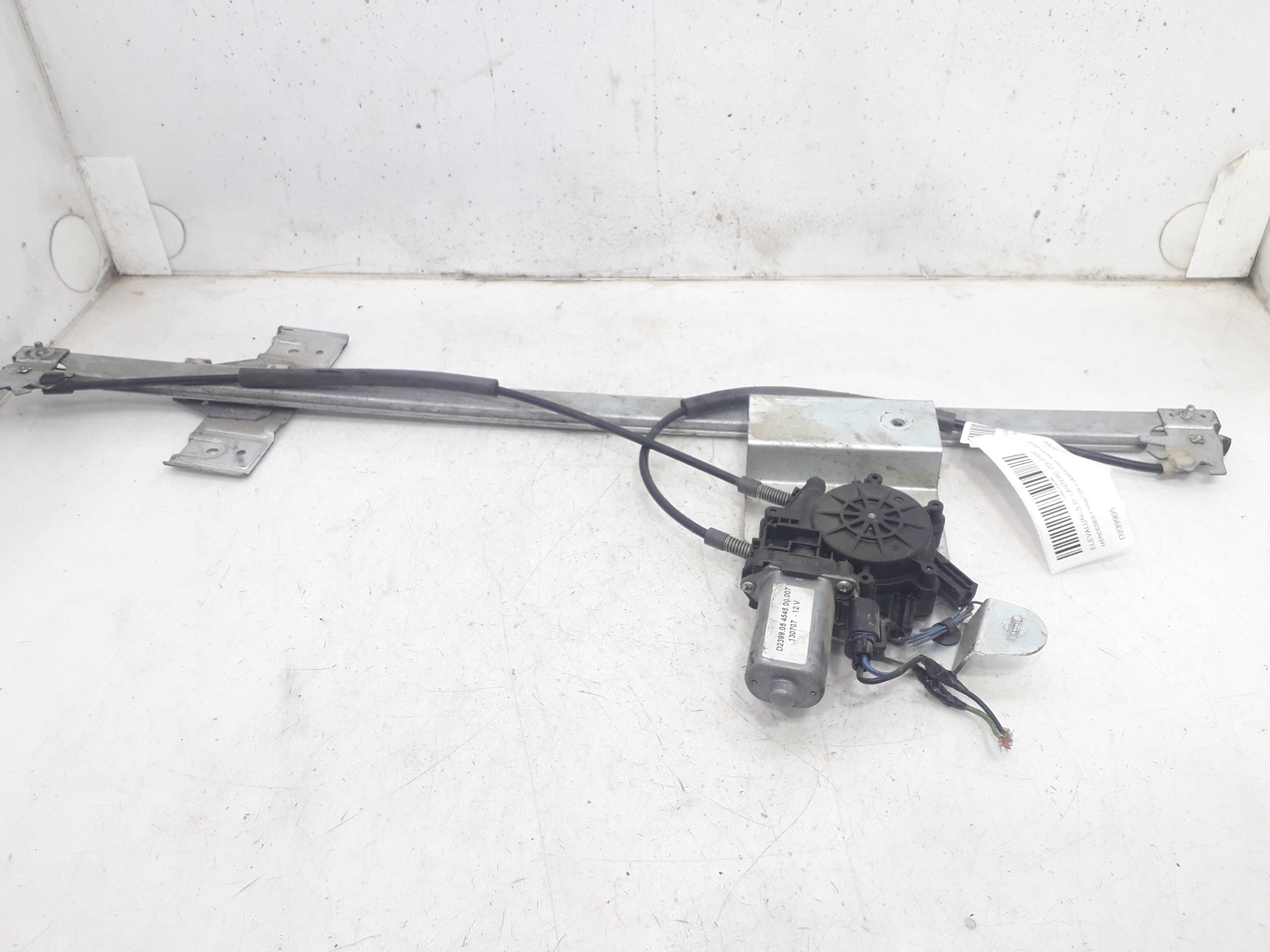 MERCEDES-BENZ Sprinter 2 generation (906) (2006-2018) Front Left Door Window Regulator D239905 22436586