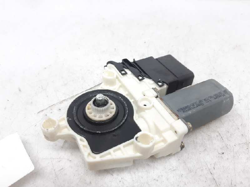 VOLKSWAGEN Bora 1 generation (1998-2005) Rear Right Door Window Control Motor 1J4959812C 18454039