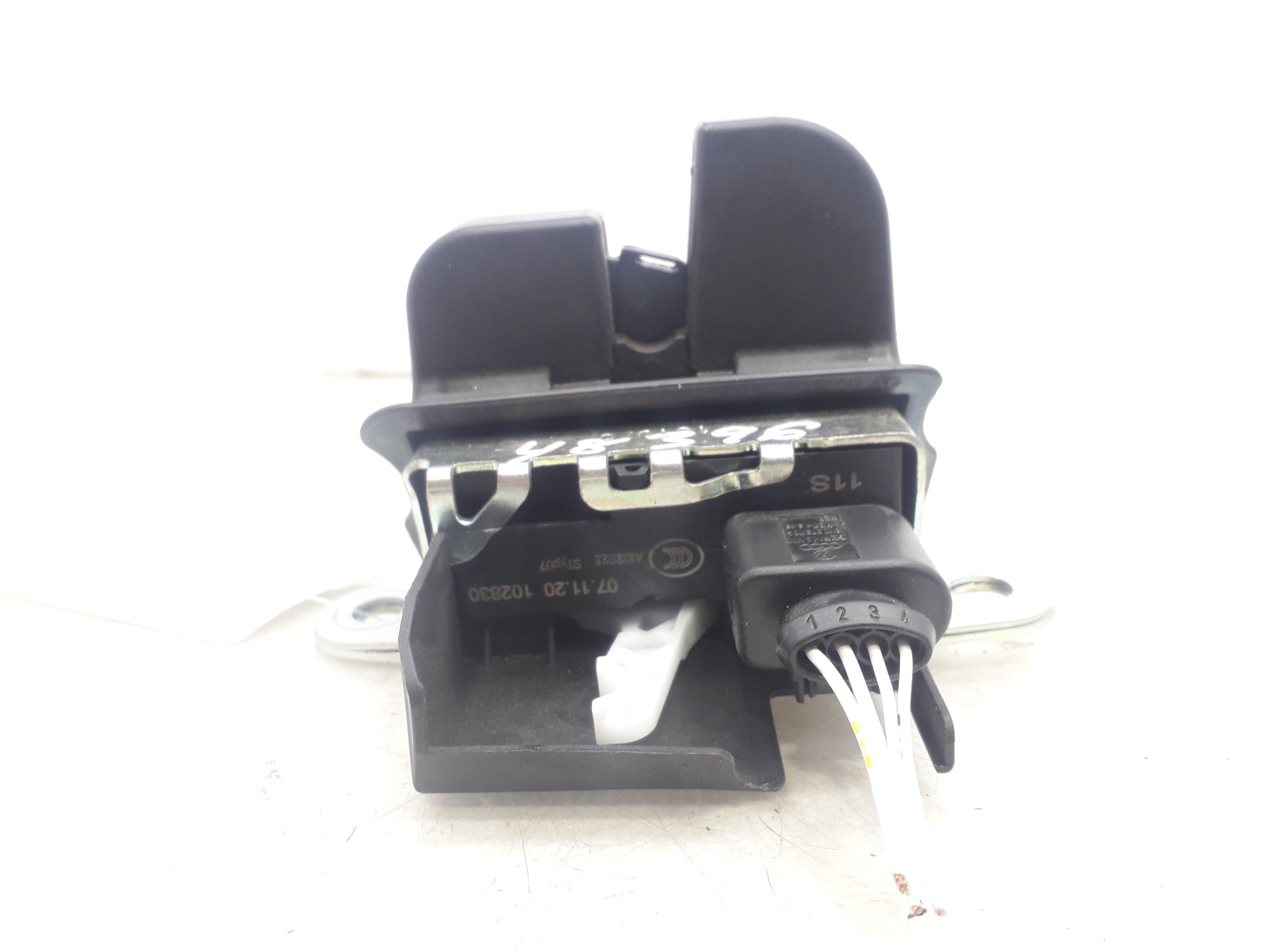 TOYOTA Auris 2 generation (2012-2015) Tailgate Boot Lock 6935002090 18797804