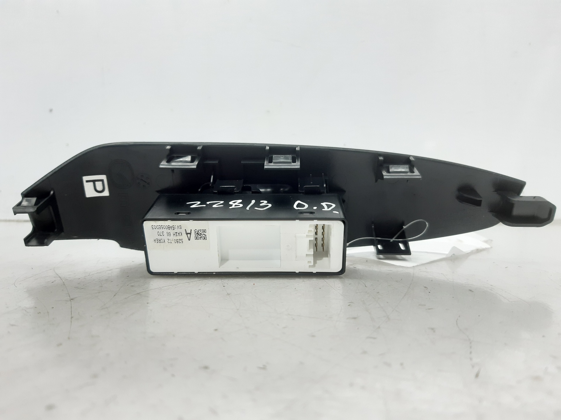 MAZDA CX-5 1 generation (2011-2020) Front Right Door Window Switch 5AB005ED03 22042596