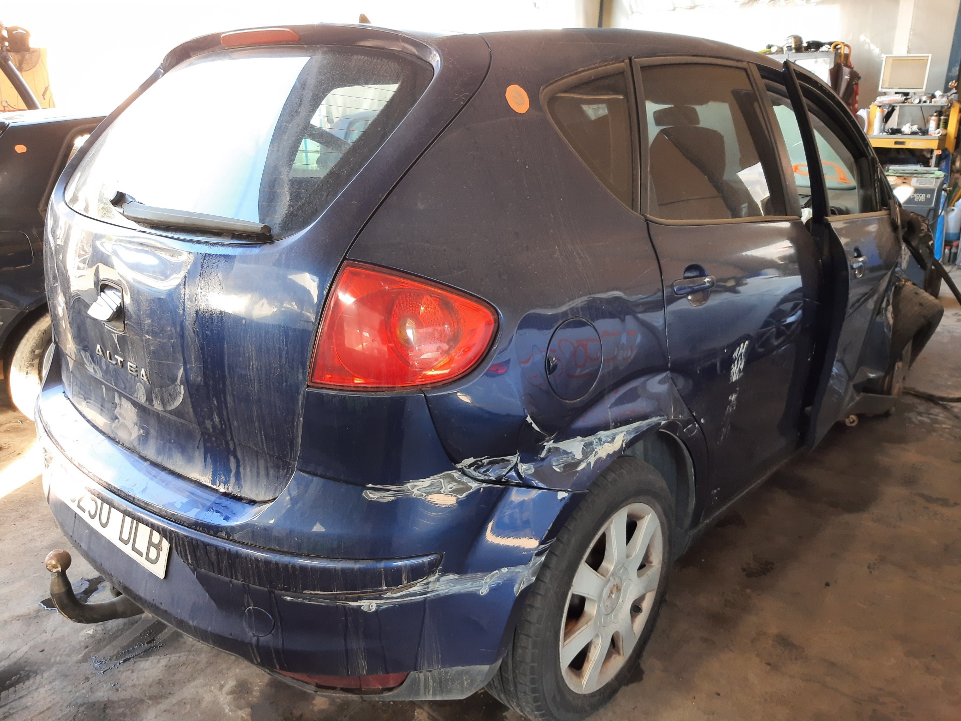 SEAT Toledo 3 generation (2004-2010) Galinių dešinių durų stiklo pakelėjo varikliukas 5P0839402 18754465