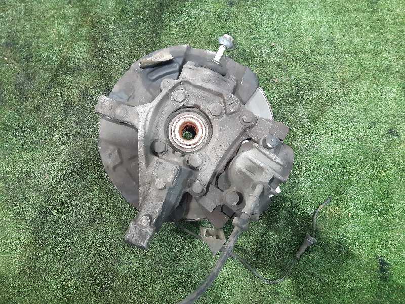 VOLVO V70 2 generation (2000-2008) Front Right Wheel Hub 30760715 18434559