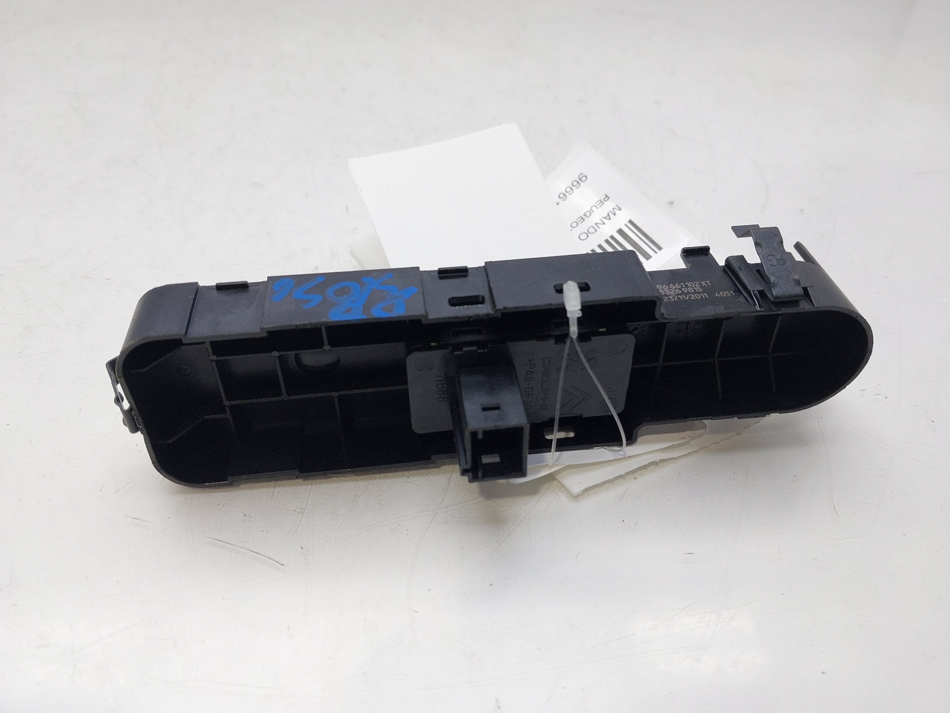 PEUGEOT 508 1 generation (2010-2020) Front Right Door Window Switch 96661102XT 20144756