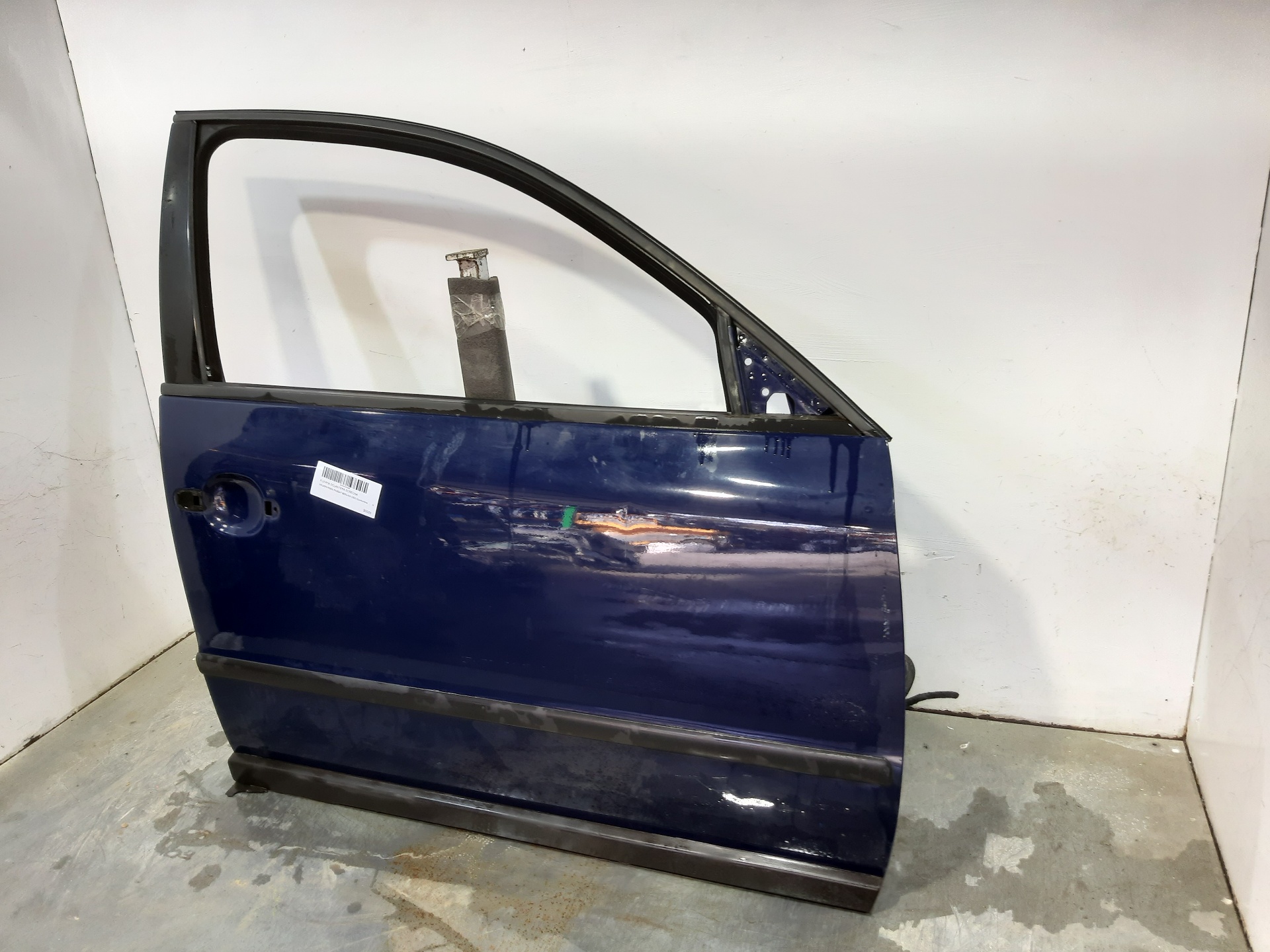 VOLKSWAGEN Passat B5 (1996-2005) Front Right Door 3B4831052BE 23012507