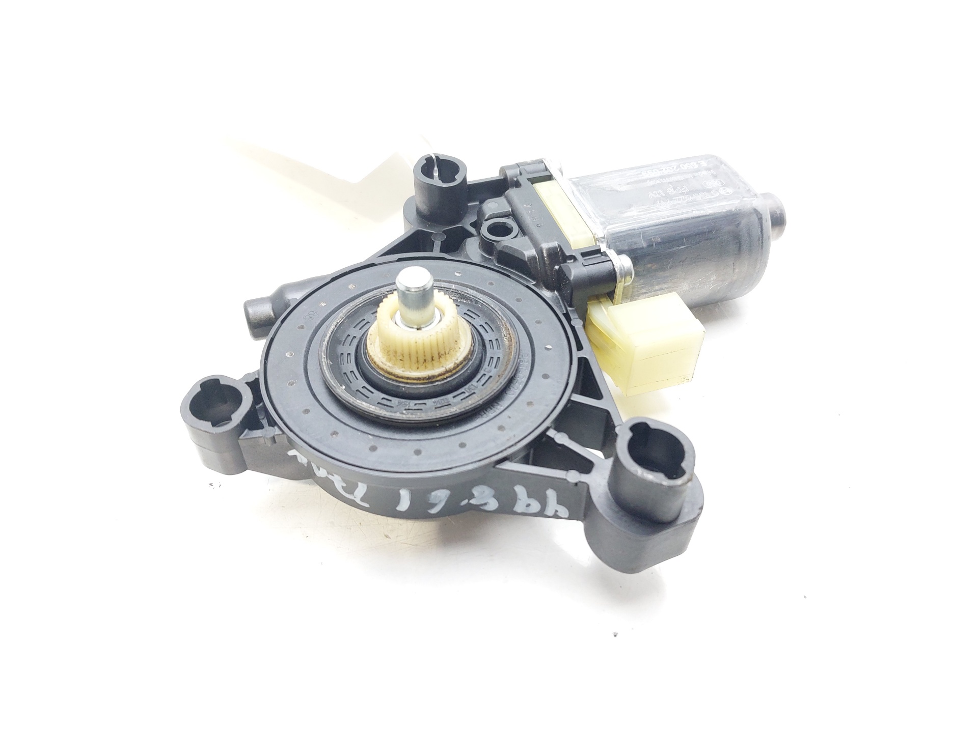 SEAT Leon 3 generation (2012-2020) Front venstre dør vindusregulator motor 5Q0959801B 23031667