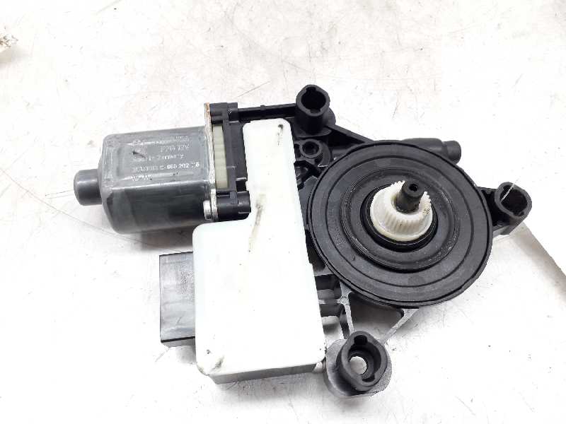 SKODA Yeti 1 generation (2009-2018) Rear Right Door Window Control Motor 5Q0959812A 20188774