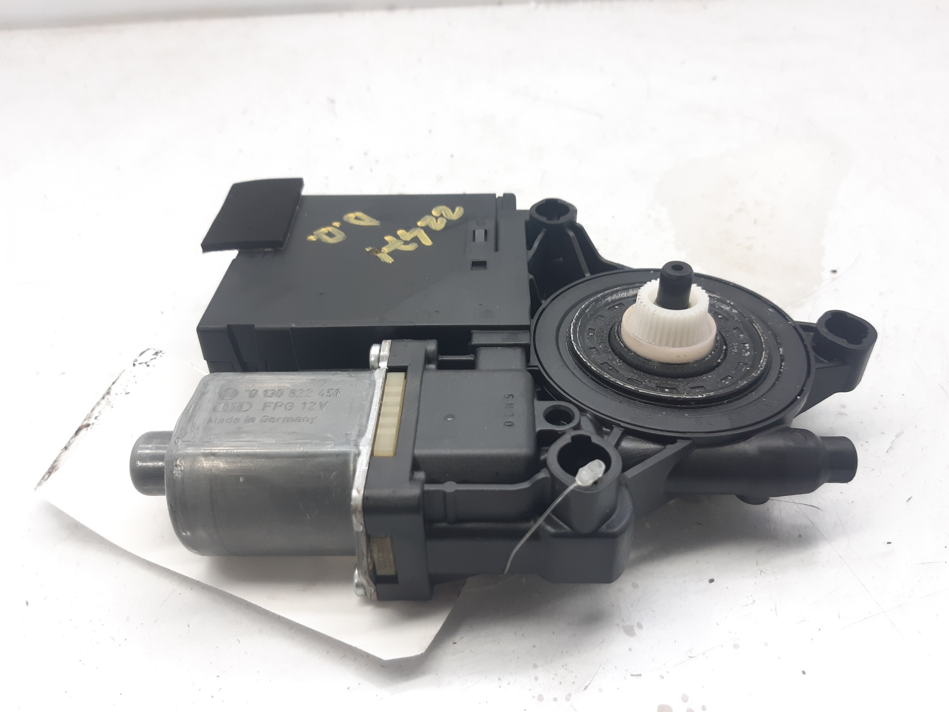 VOLKSWAGEN Passat B6 (2005-2010) Front Right Door Window Control Motor 3C0959702 18646615