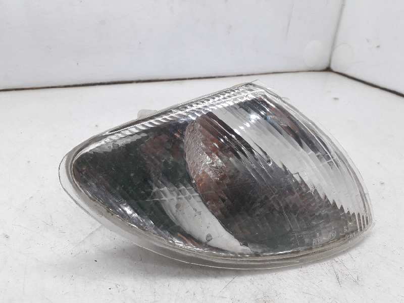 MASERATI Megane 1 generation (1995-2003) Front Right Fender Turn Signal 7701040713 22070749