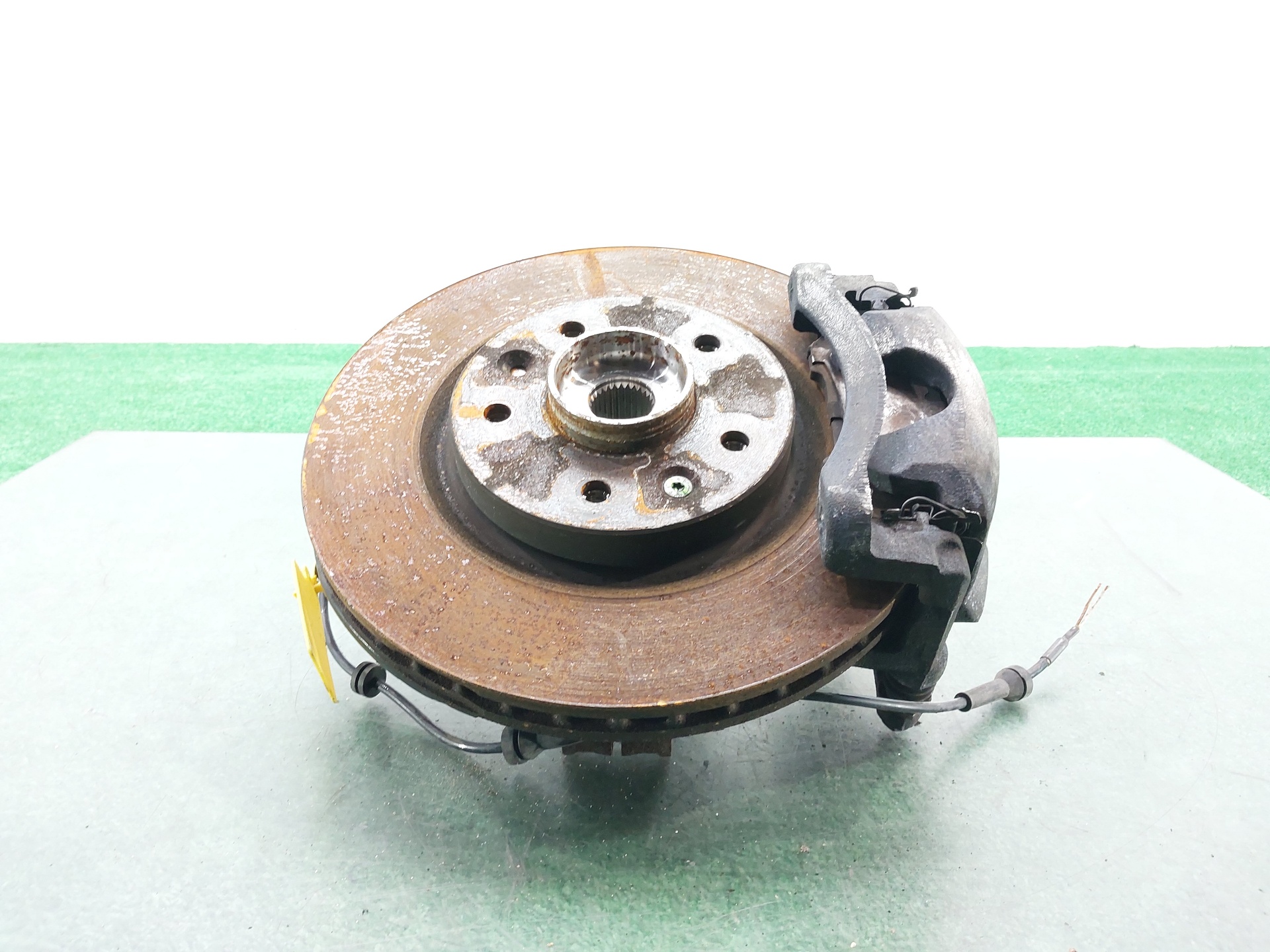 NISSAN Qashqai 2 generation (2013-2023) Front Right Wheel Hub 400144EA0A 24149671