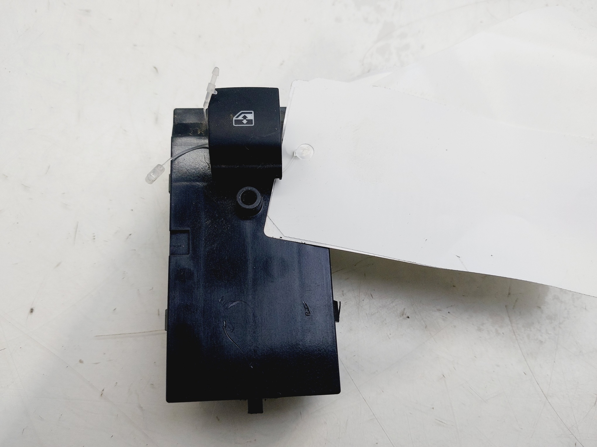 OPEL Astra K (2015-2021) Кнопка стеклоподъемника передней правой двери 13408448 25682068